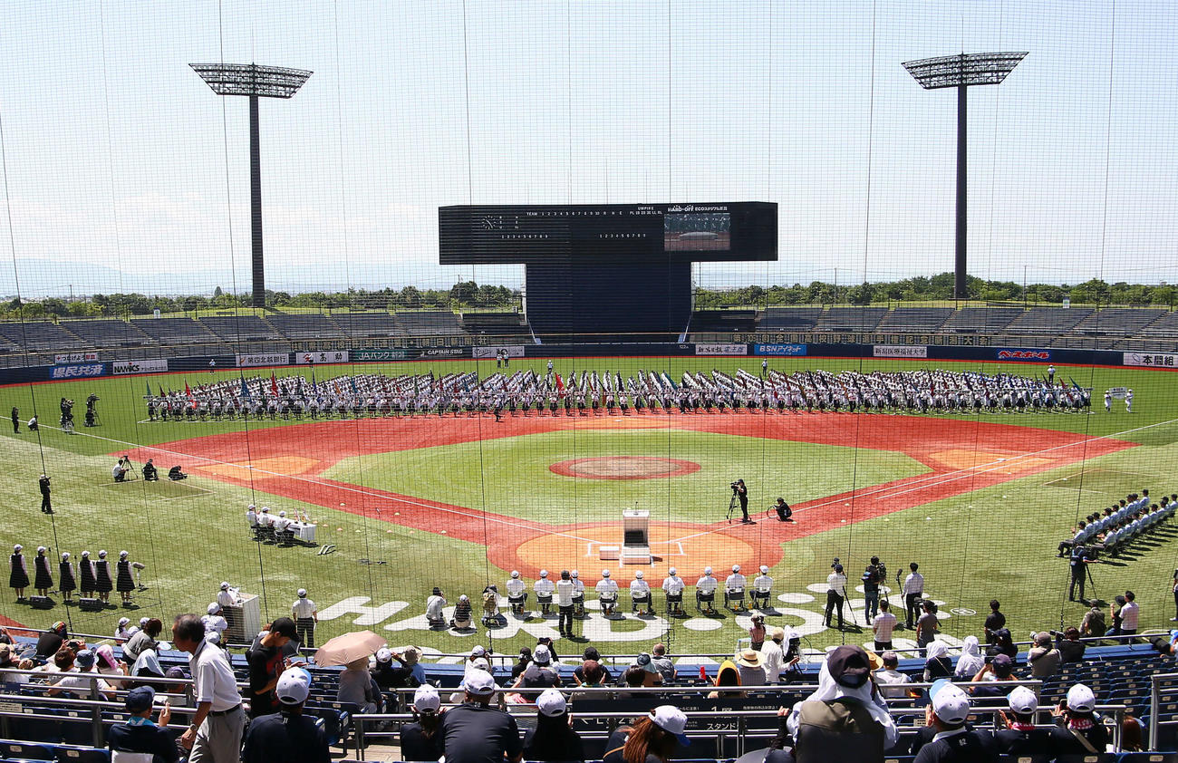 ハードオフ新潟で新潟大会の開会式が行われた