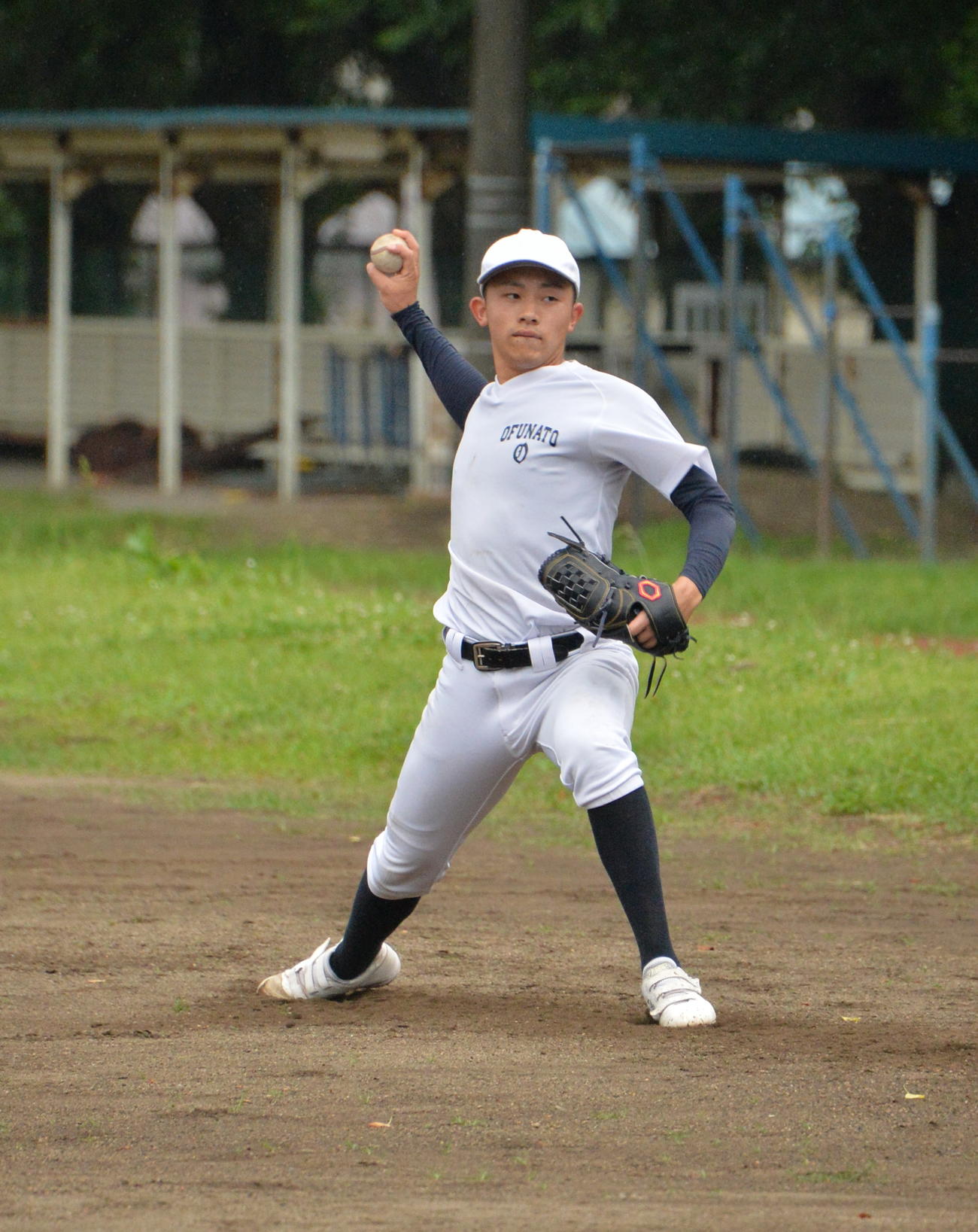 投球練習する上野（2023年6月30日撮影）