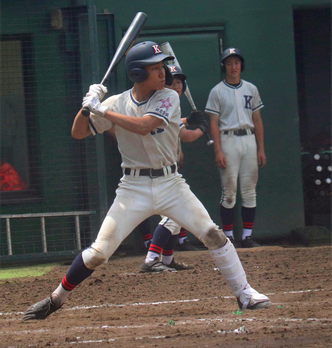 横浜商大高対鎌倉学園　7回裏鎌倉学園2死一塁　左越え適時二塁打を放った北野（撮影・星夏穂）