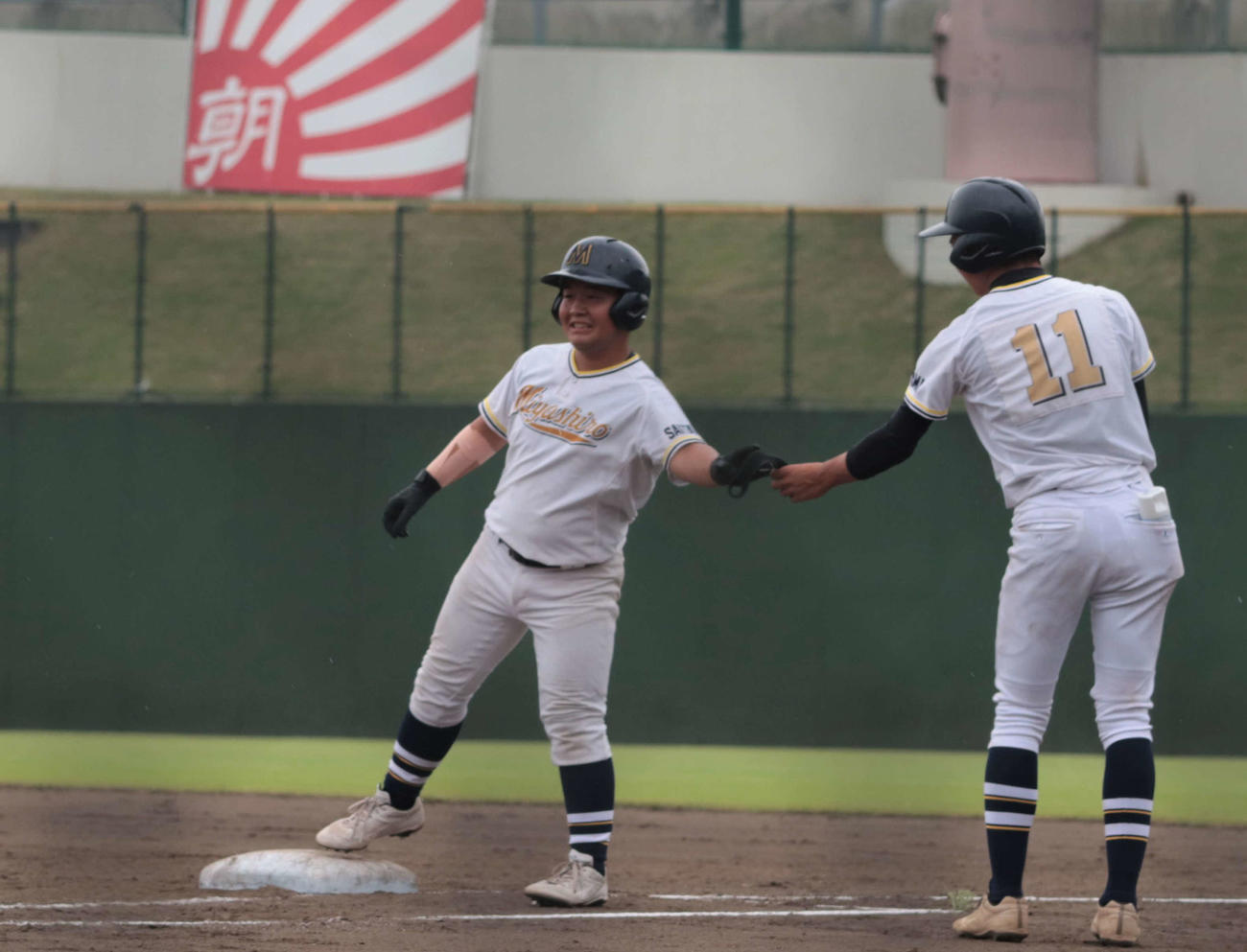 5回に右前適時打を放った宮代・金子竣内野手（3年）（撮影・佐瀬百合子）