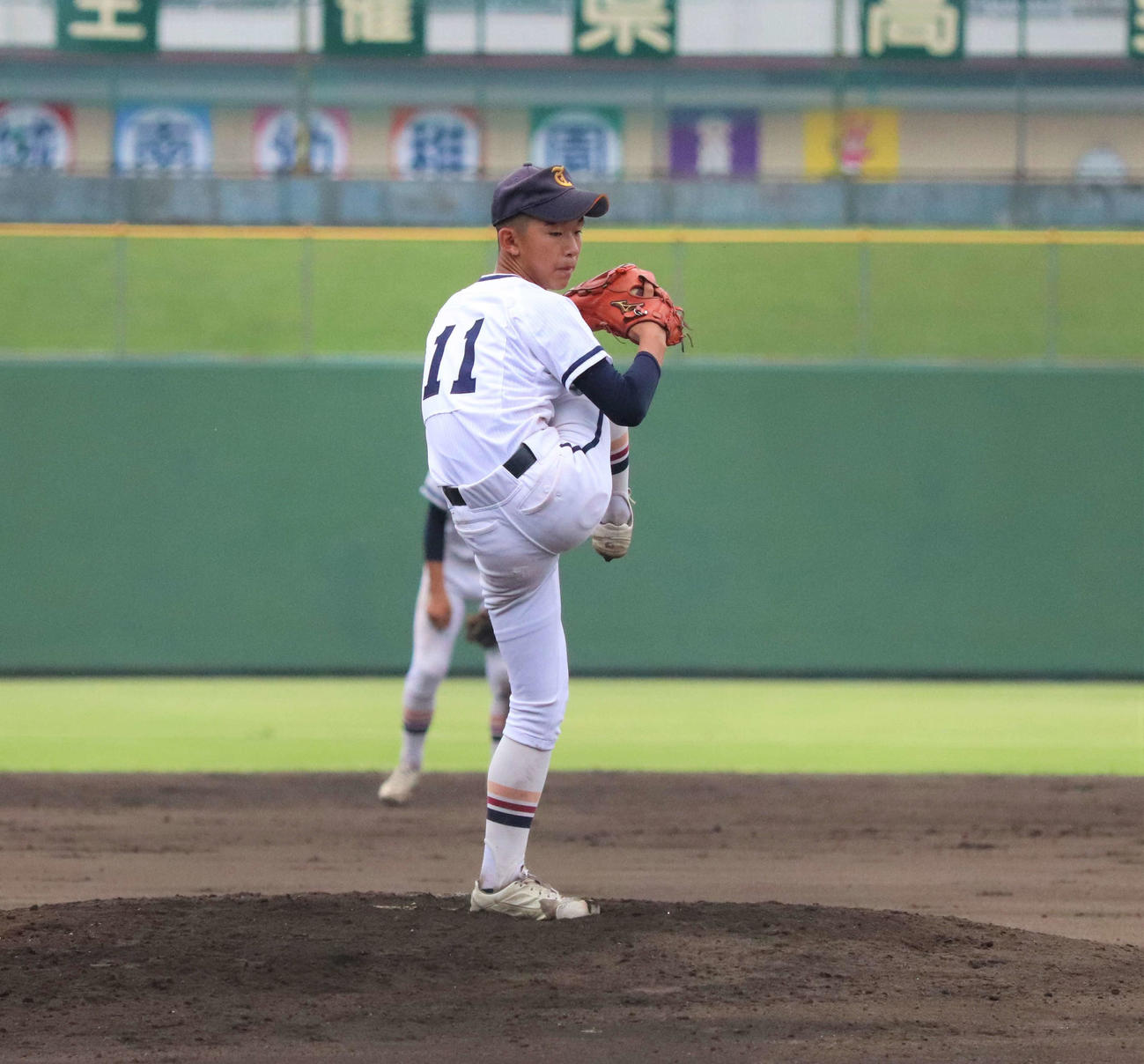 伊勢崎工対高崎商　近江高出身で現楽天の林を参考にしたフォームで力投する高崎商・橋本（撮影・黒須亮）