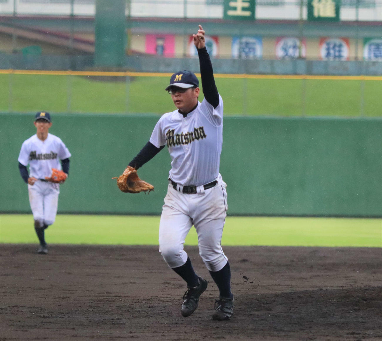 榛名対松井田　最後の打者を三振にとり、大会タイ記録の20奪三振を記録した松井田・落合（撮影・黒須亮）