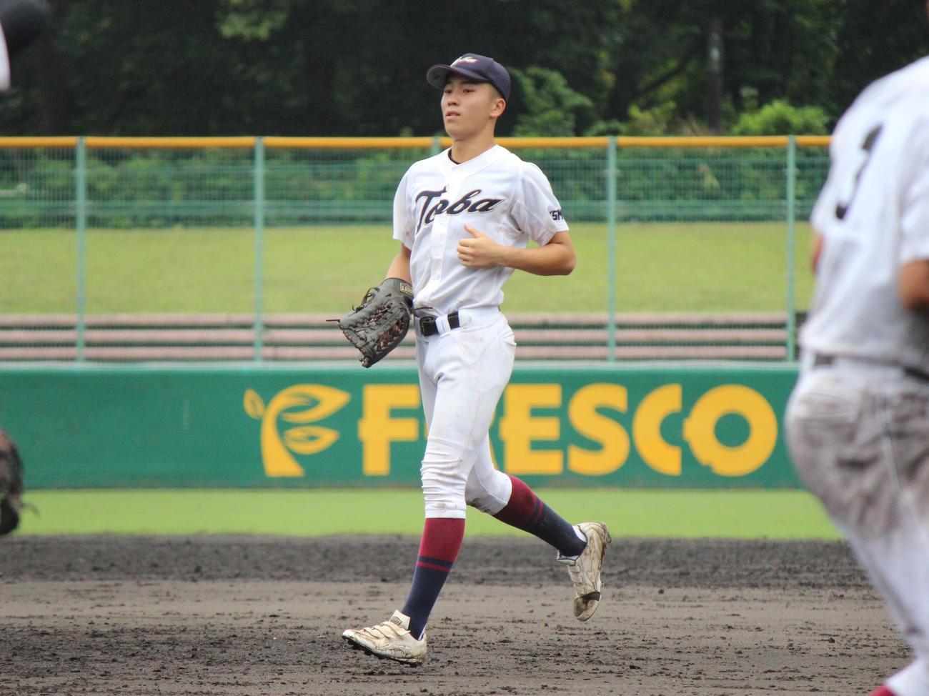綾部対鳥羽　勝利して整列する鳥羽・大堂（撮影・柏原誠）