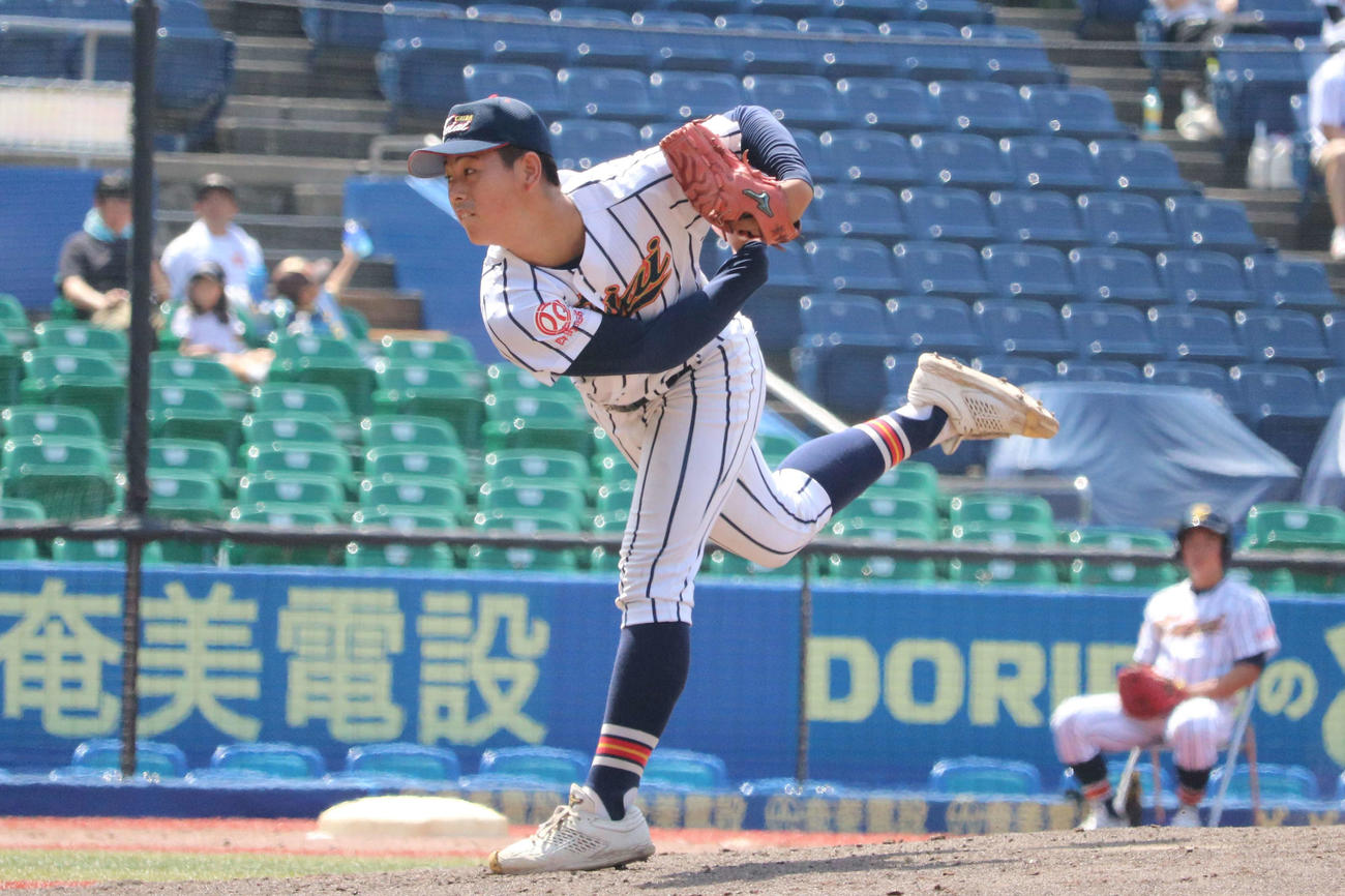 千葉東対千葉敬愛　7回参考ながら、ノーヒットノーランを達成した千葉敬愛の森（撮影・保坂淑子）