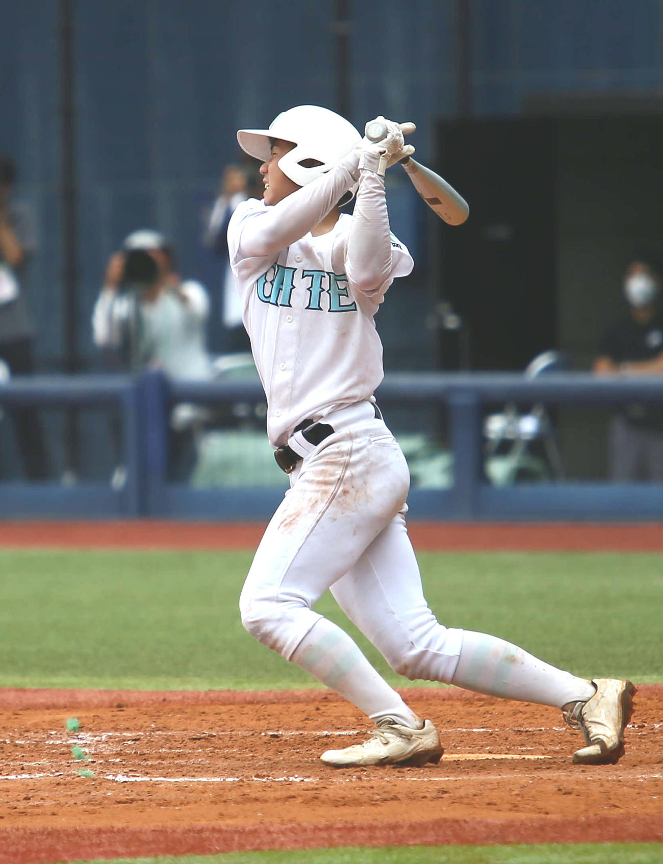 長岡工対長岡大手　10－10の9回2死二塁に右翼越えのサヨナラ二塁打を放った山崎