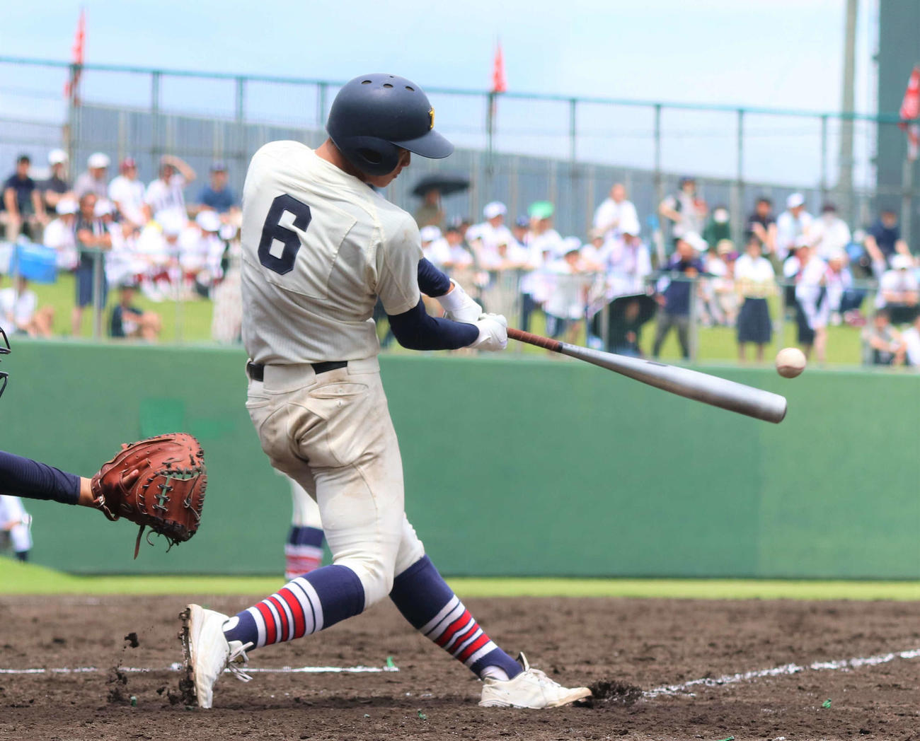 東農大二対前橋商　5回裏前橋商2死一、二塁、4番の真藤主将が左翼線に適時打を放つ（撮影・黒須亮）　　　　　　　