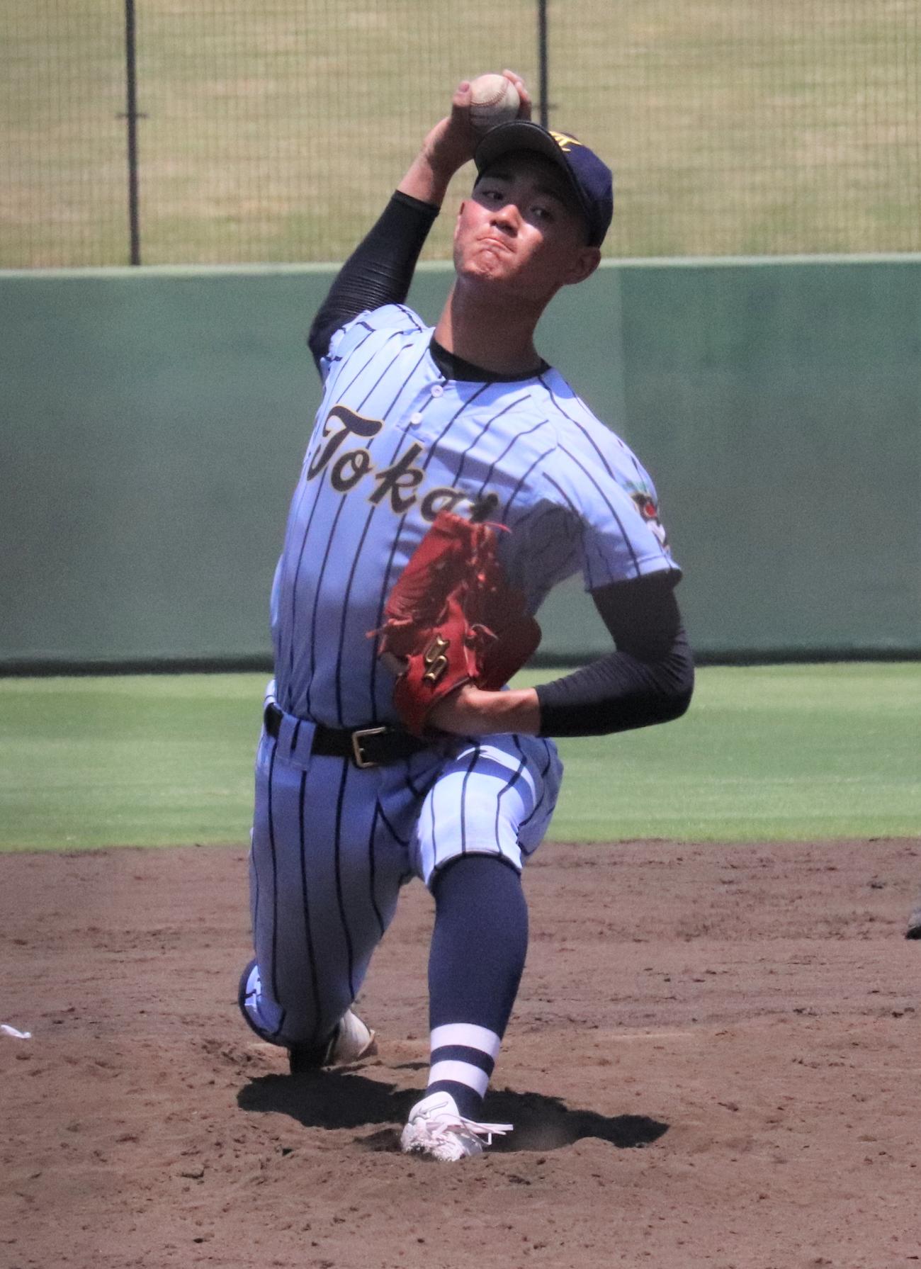 湘南学院対東海大相模　2回4安打1失点と好投した東海大相模・福田（撮影・星夏穂）