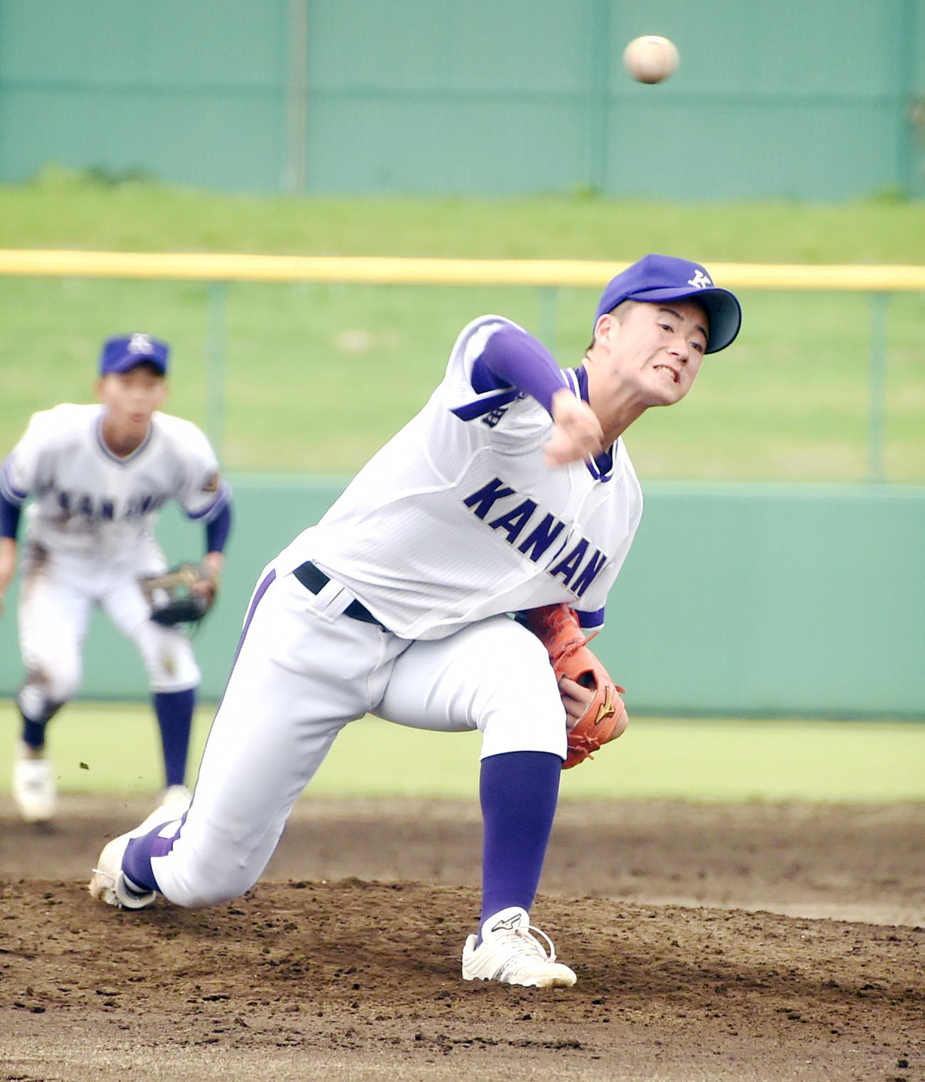 秋田中央対金足農　3番手で力投した金足農・吉田大（撮影・山田愛斗）