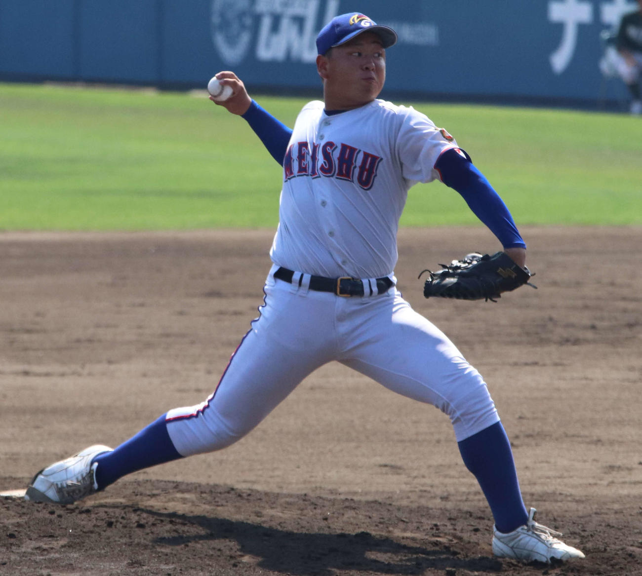 水戸啓明対明秀学園日立　力投する明秀学園日立・近藤（撮影・村山玄）