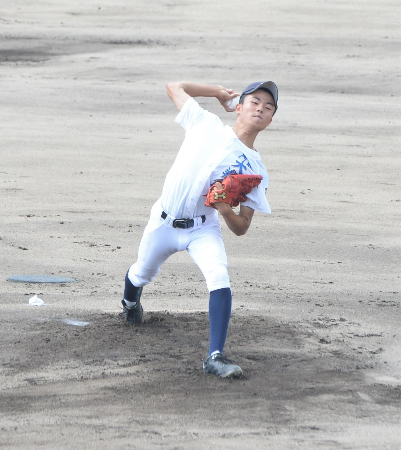 門司大翔館対育徳館　試合を締めくくった門司大翔館・公文（撮影・佐藤究）