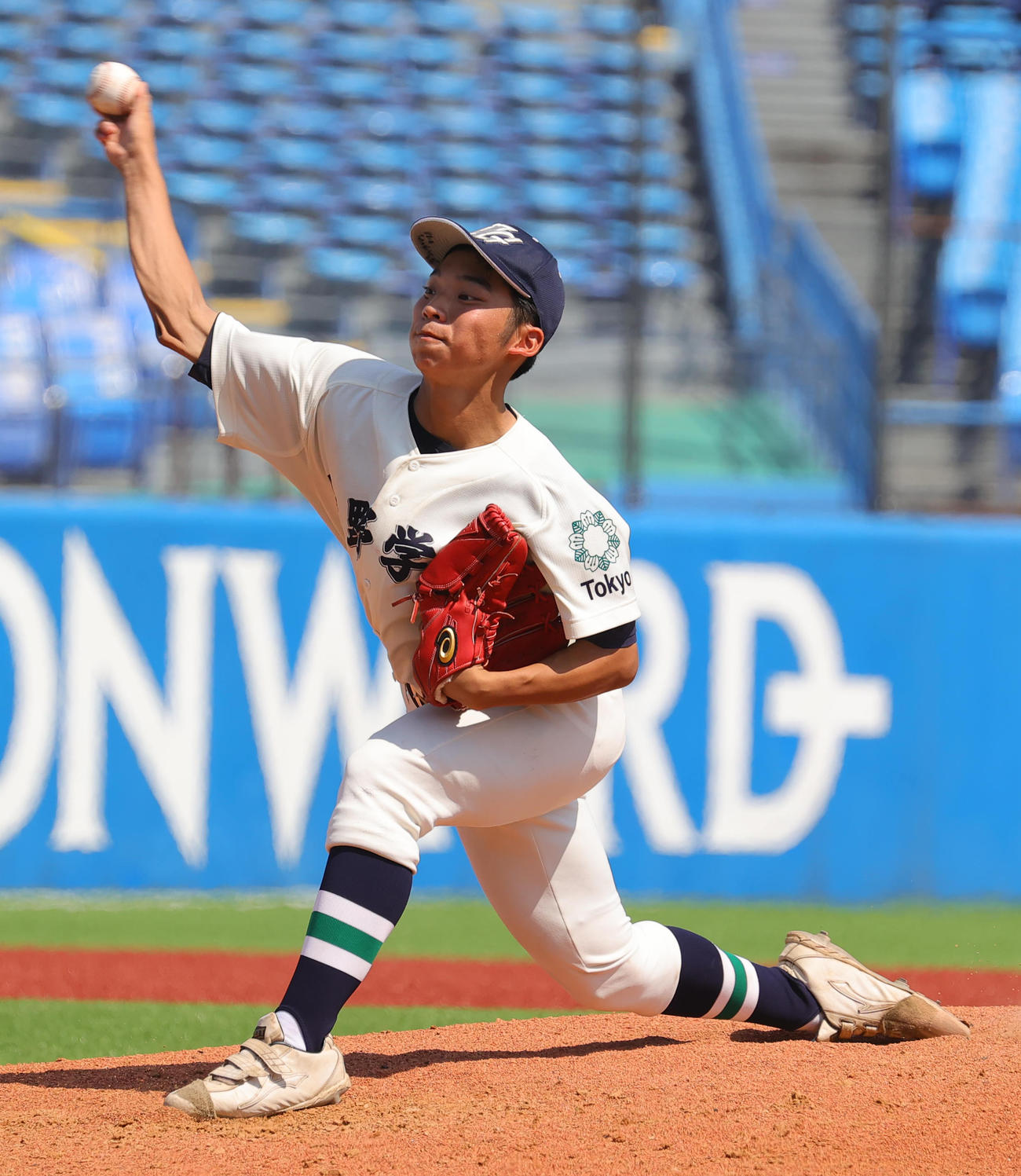 上野学園対日大豊山　力投する上野学園先発の地引（撮影・野上伸悟）