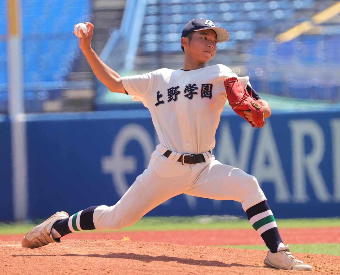 上野学園対日大豊山　力投する上野学園・上野（撮影・野上伸悟）