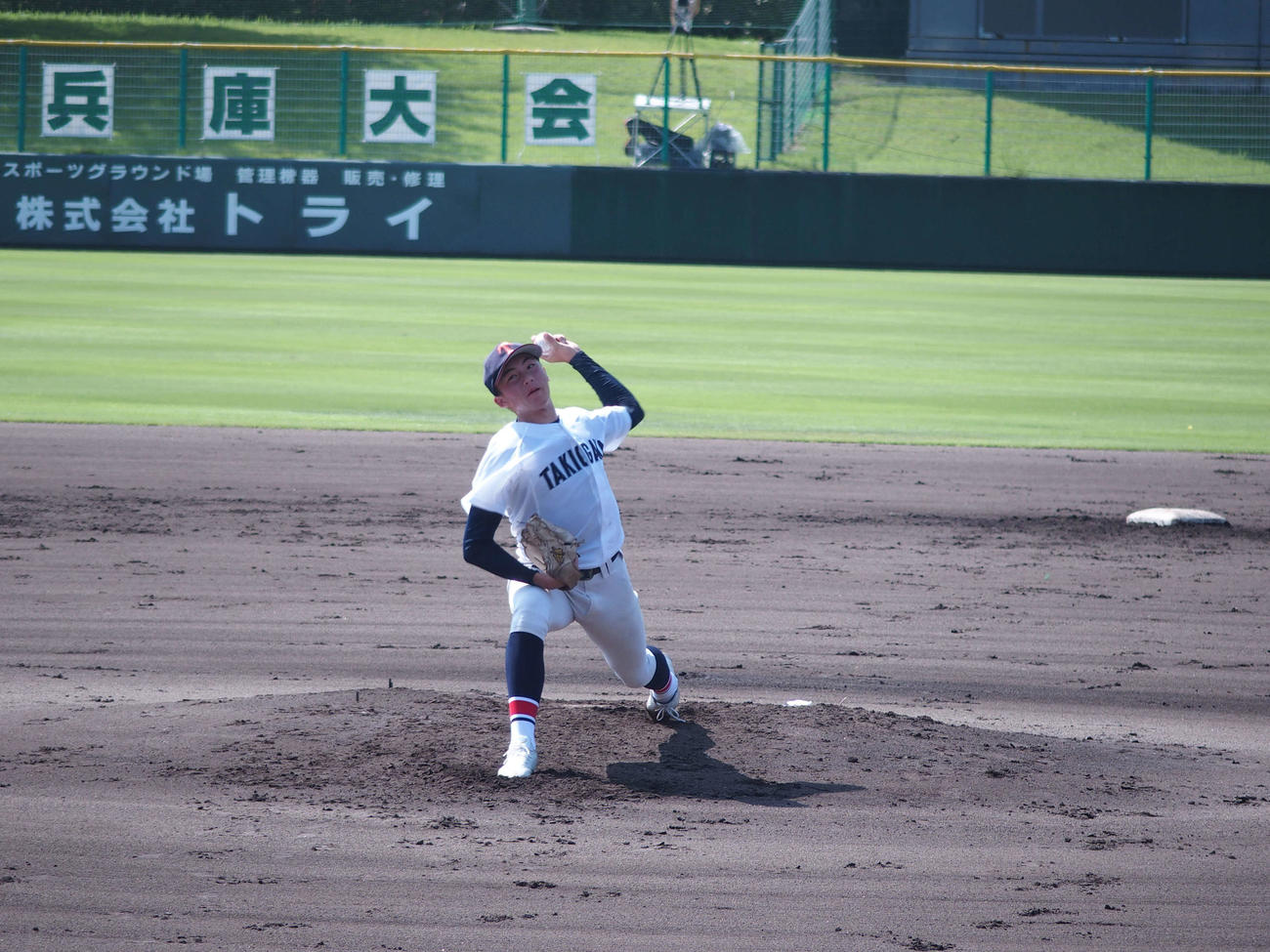 滝川二対川西明峰で先発した滝川二・金村ジェイク投手（撮影・永田淳）