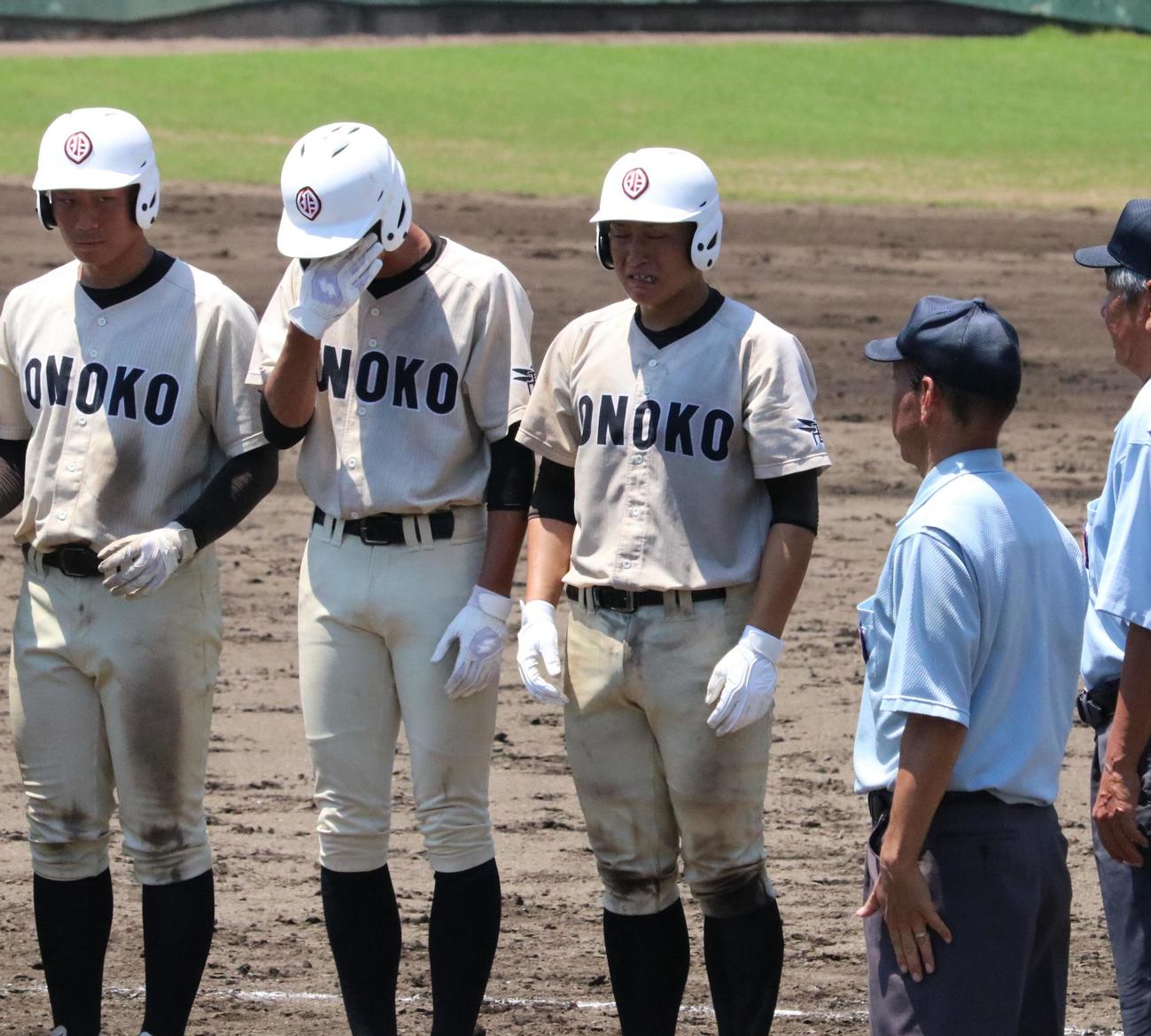 科学技術対小野　小野の市橋慶祐主将は試合に敗れて涙を流す（撮影・林亮佑）