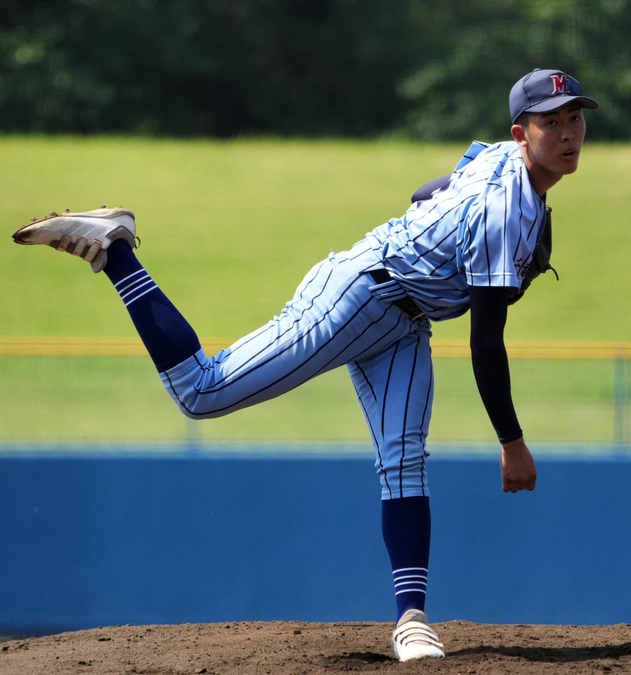 芝浦工大柏対幕張総合　力投する幕張総合先発の早坂（撮影・横山健太）
