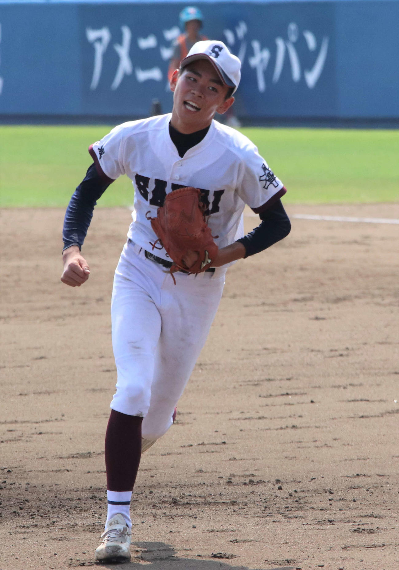 八千代対境　マウンドからベンチへ戻る、境・高橋（撮影・村山玄）