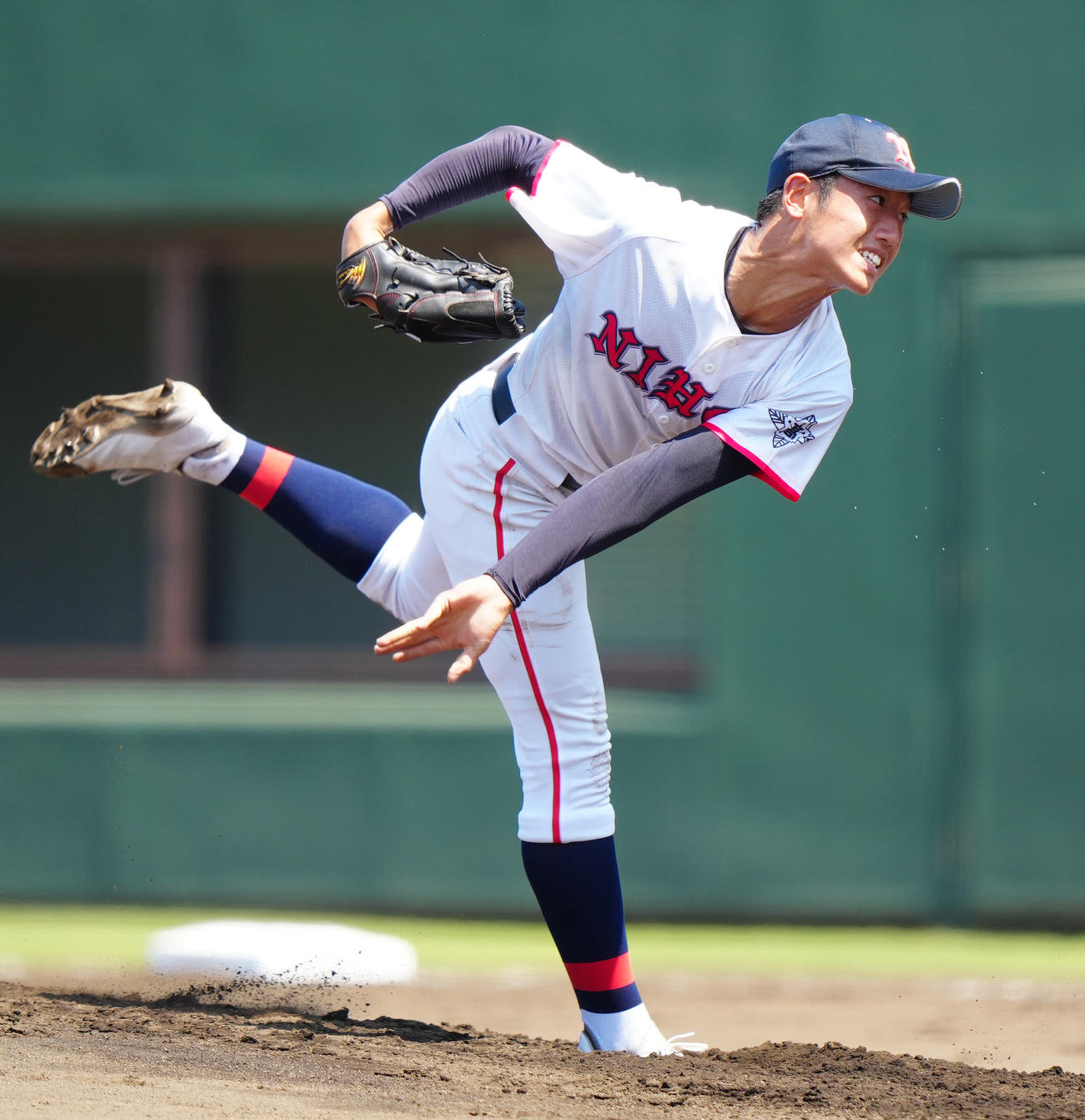 日大高対山手学院　日大高先発の星野（撮影・江口和貴）