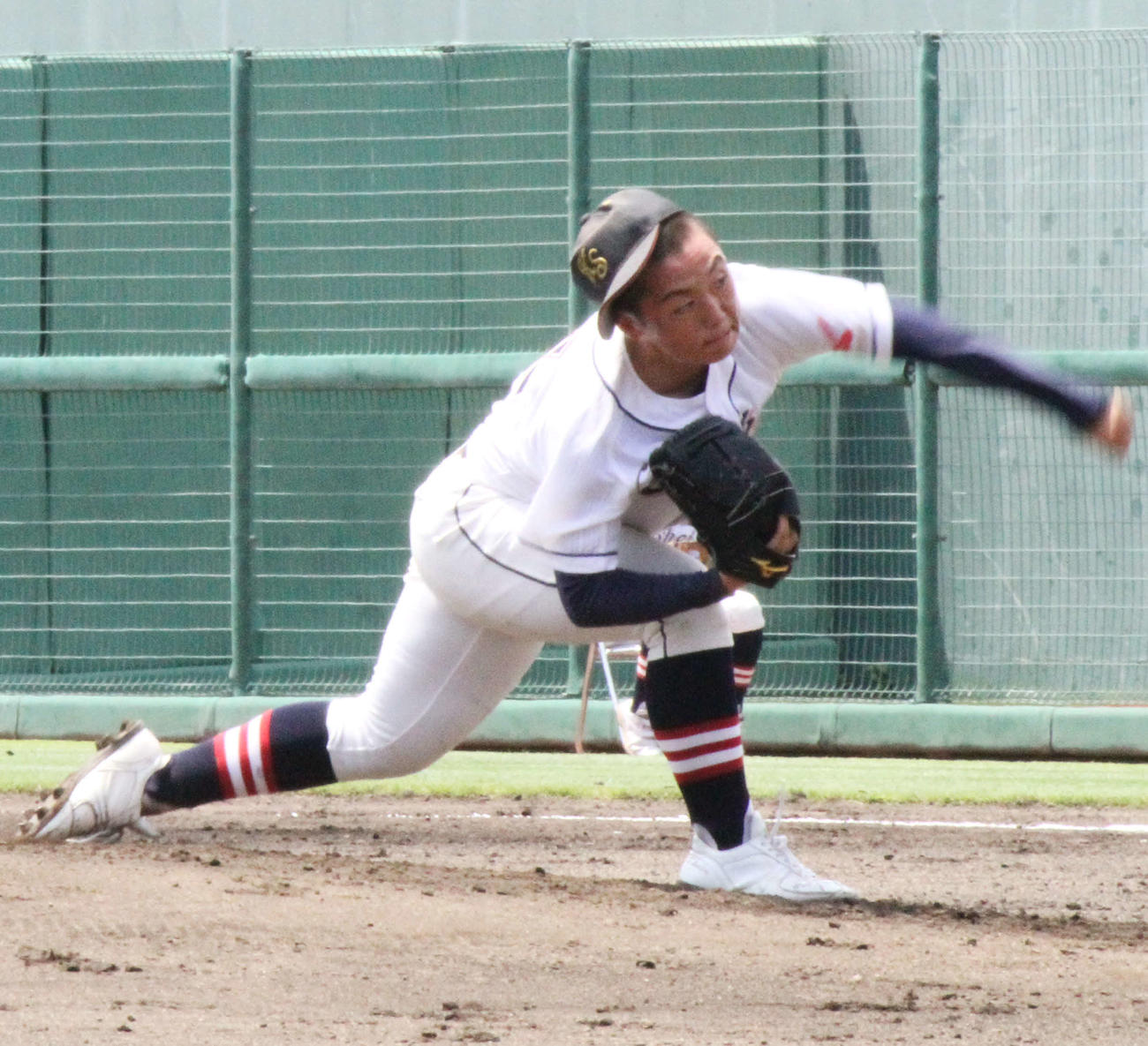 3回無失点と好投した東日本国際大昌平・石井