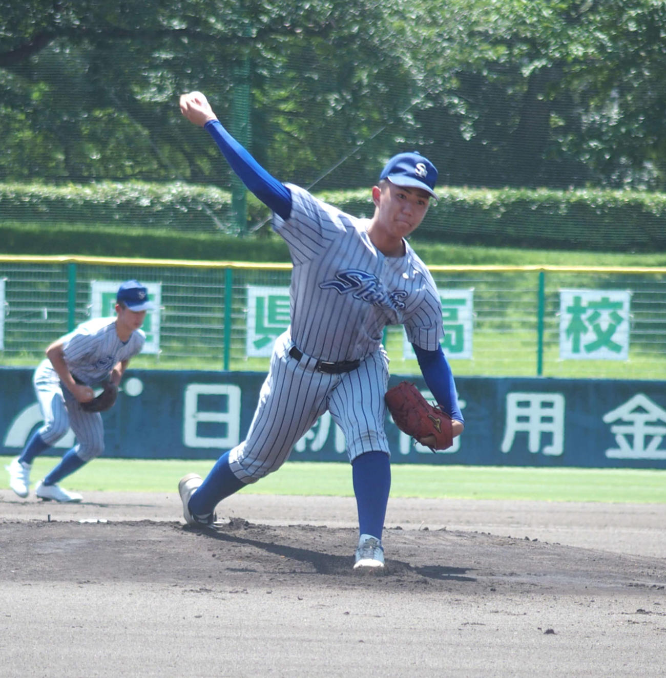 須磨翔風対姫路商　先発し3回を1安打無失点に抑えた須磨翔風・槙野（撮影・永田淳）