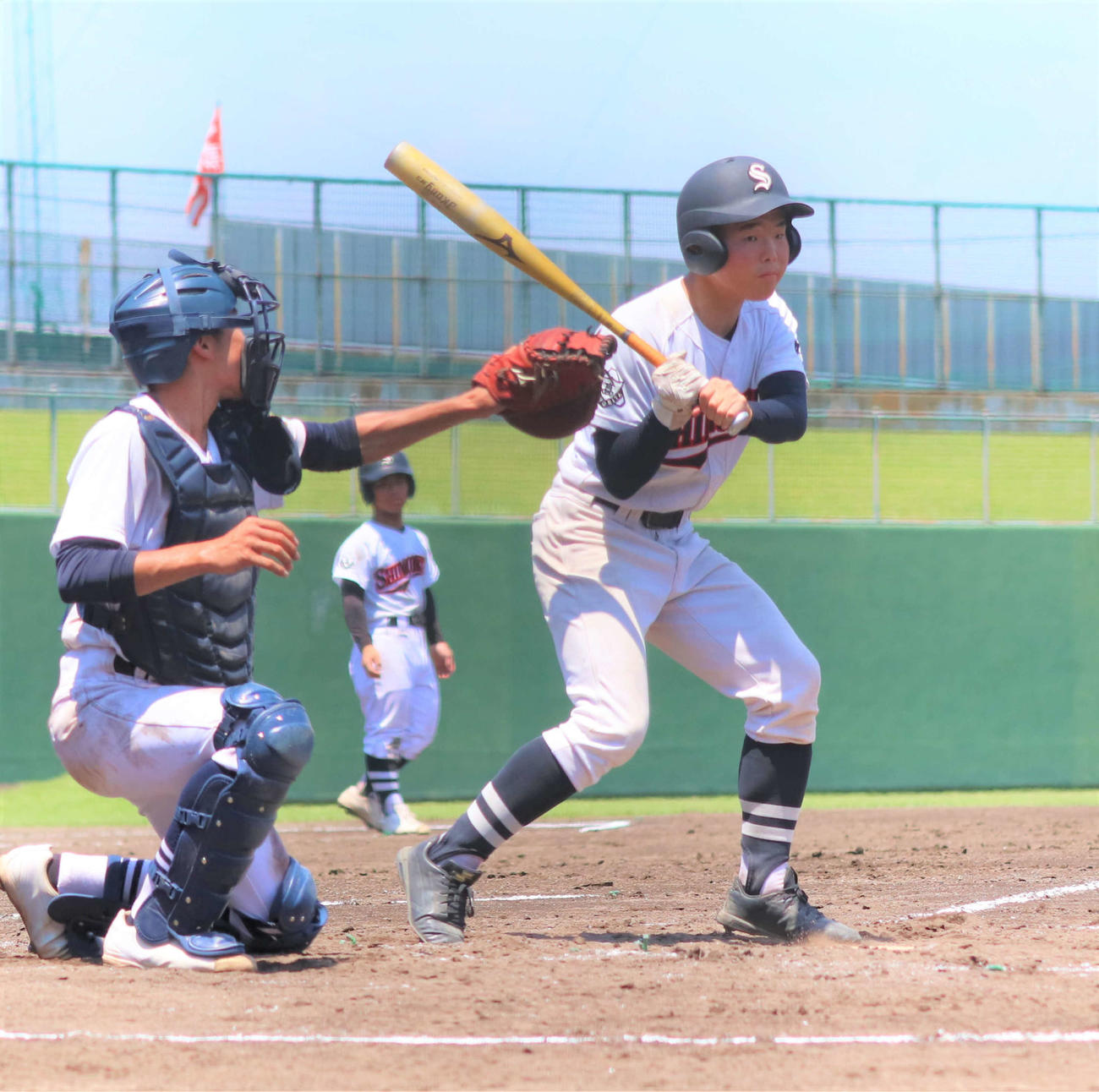 6校連合対伊勢崎興陽　8回表6校連合無死二、三塁、打席でボールを見極める桐生（撮影・黒須亮）
