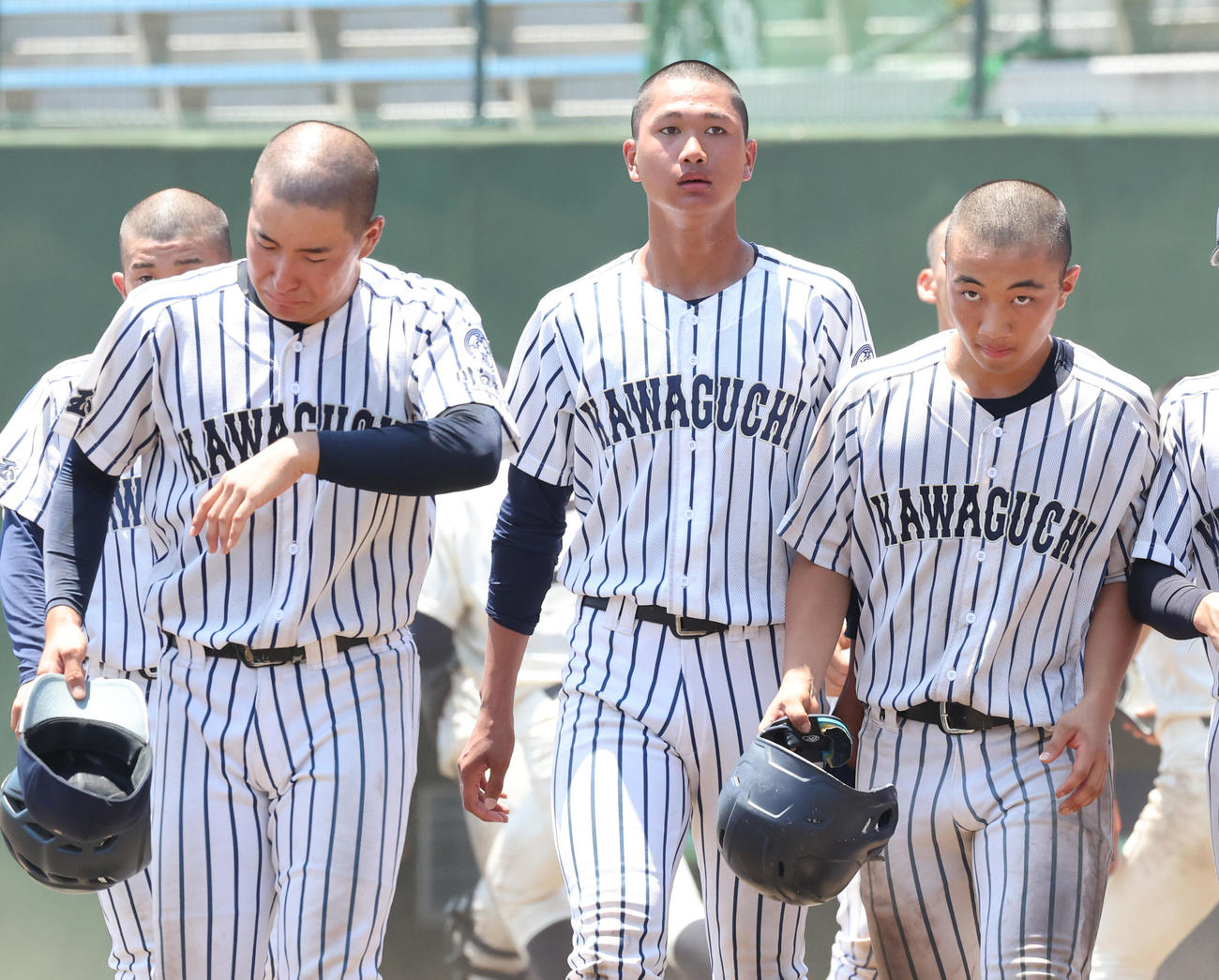 尾対川口市立　敗退し無念の表情の宇田川健（中央）ら川口市立の選手たち（撮影・野上伸悟）