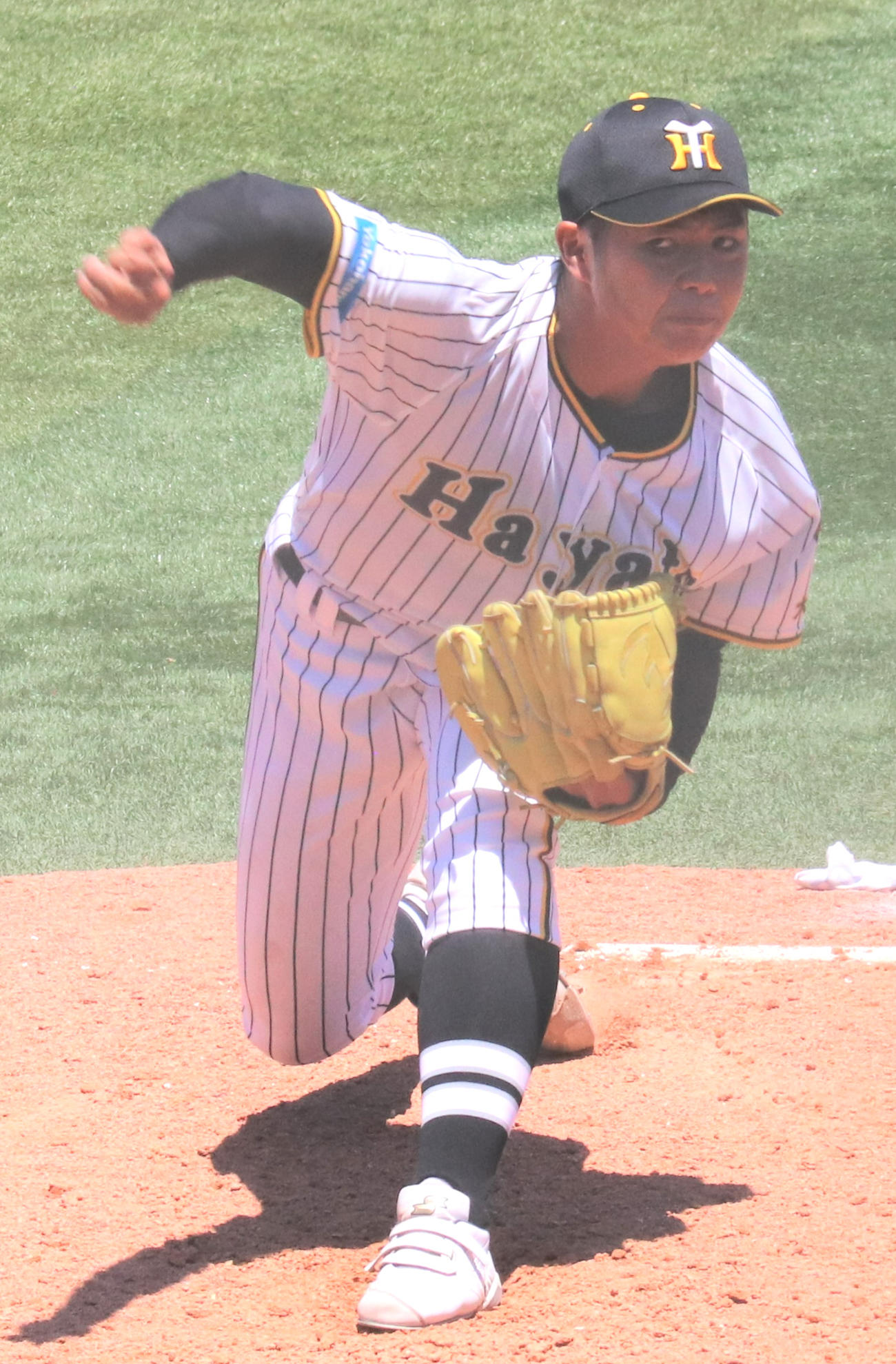 横浜翠嵐対横浜隼人　先発し力投する横浜隼人・山口（撮影・星夏穂）