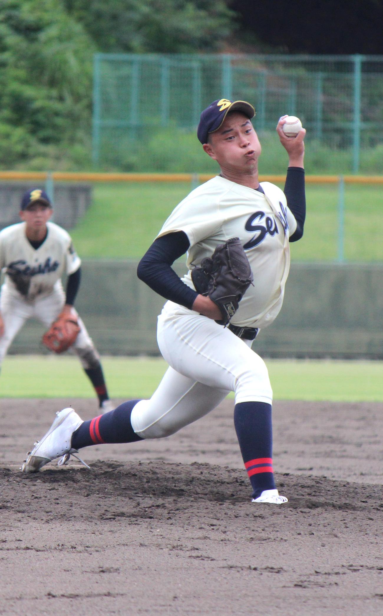 京都成章対大谷　1失点完投した京都成章・田崎（撮影・柏原誠）