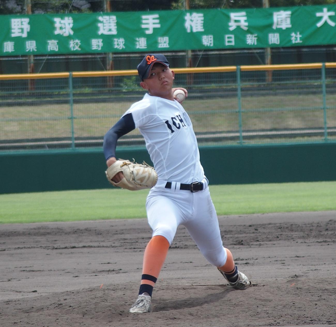 市尼崎対武庫荘総合で先発した市尼崎・松江俊希投手（撮影・永田淳）