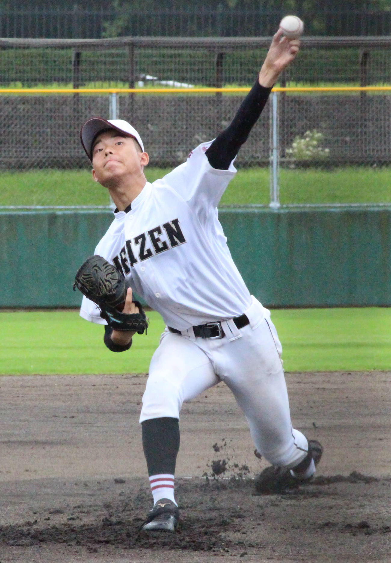 西南学院対明善　力投する明善・林岳明投手（撮影・菊川光一）