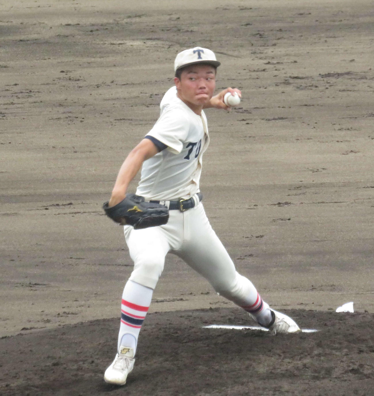 網干対東洋大姫路　8回1失点と好投した東洋大姫路の内海誠揮投手（撮影・磯綾乃）