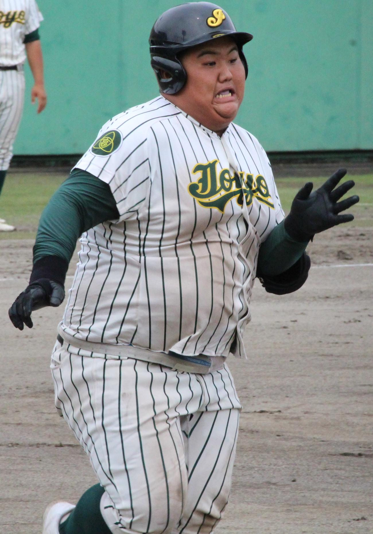 福岡常葉対祐誠　7回表福岡常葉1死一塁、遊ゴロで一塁に激走する福岡常葉・後藤優太内野手（撮影・菊川光一）