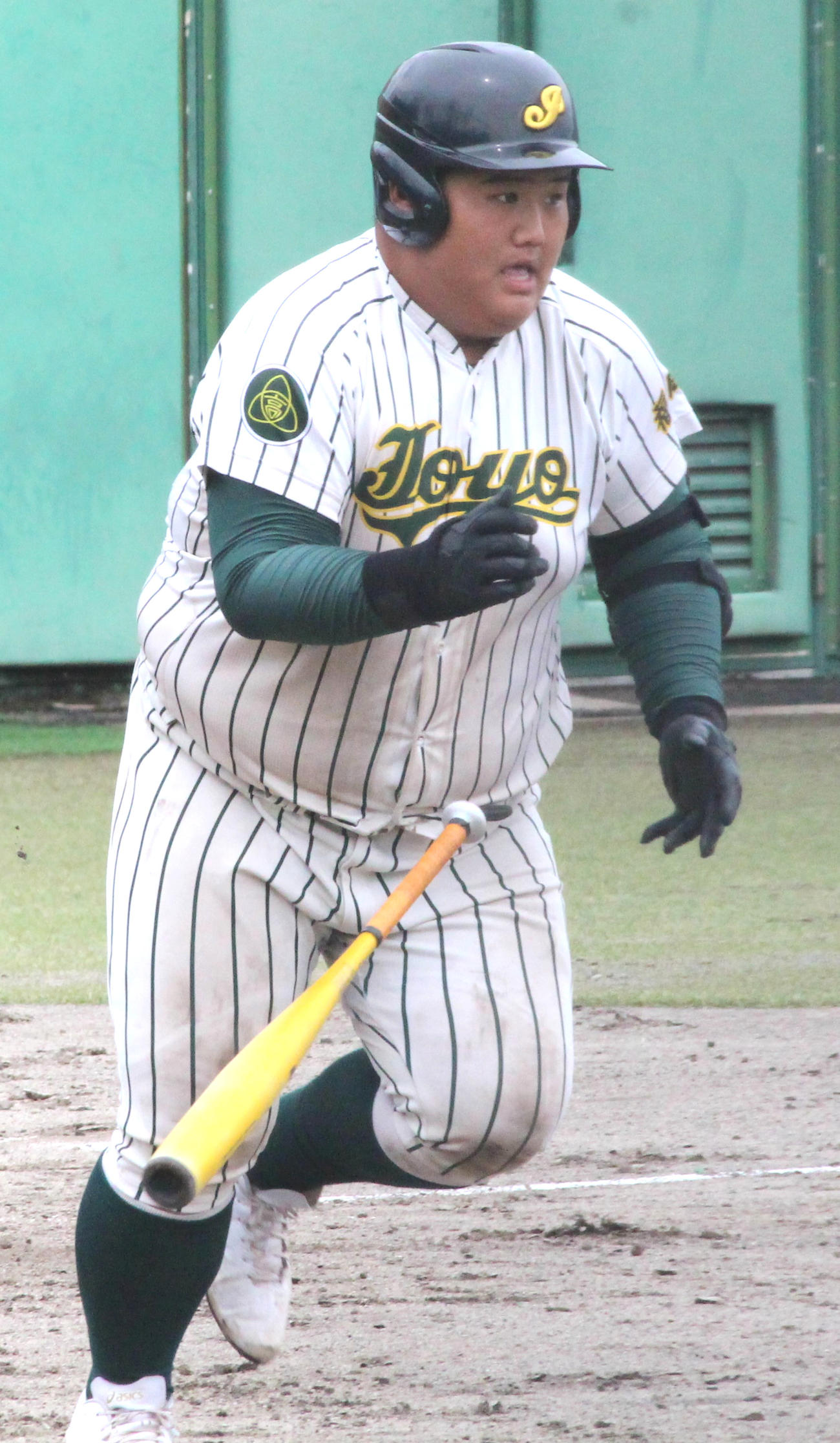 5回表福岡常葉無死、二飛に倒れる後藤優太（撮影・菊川光一）