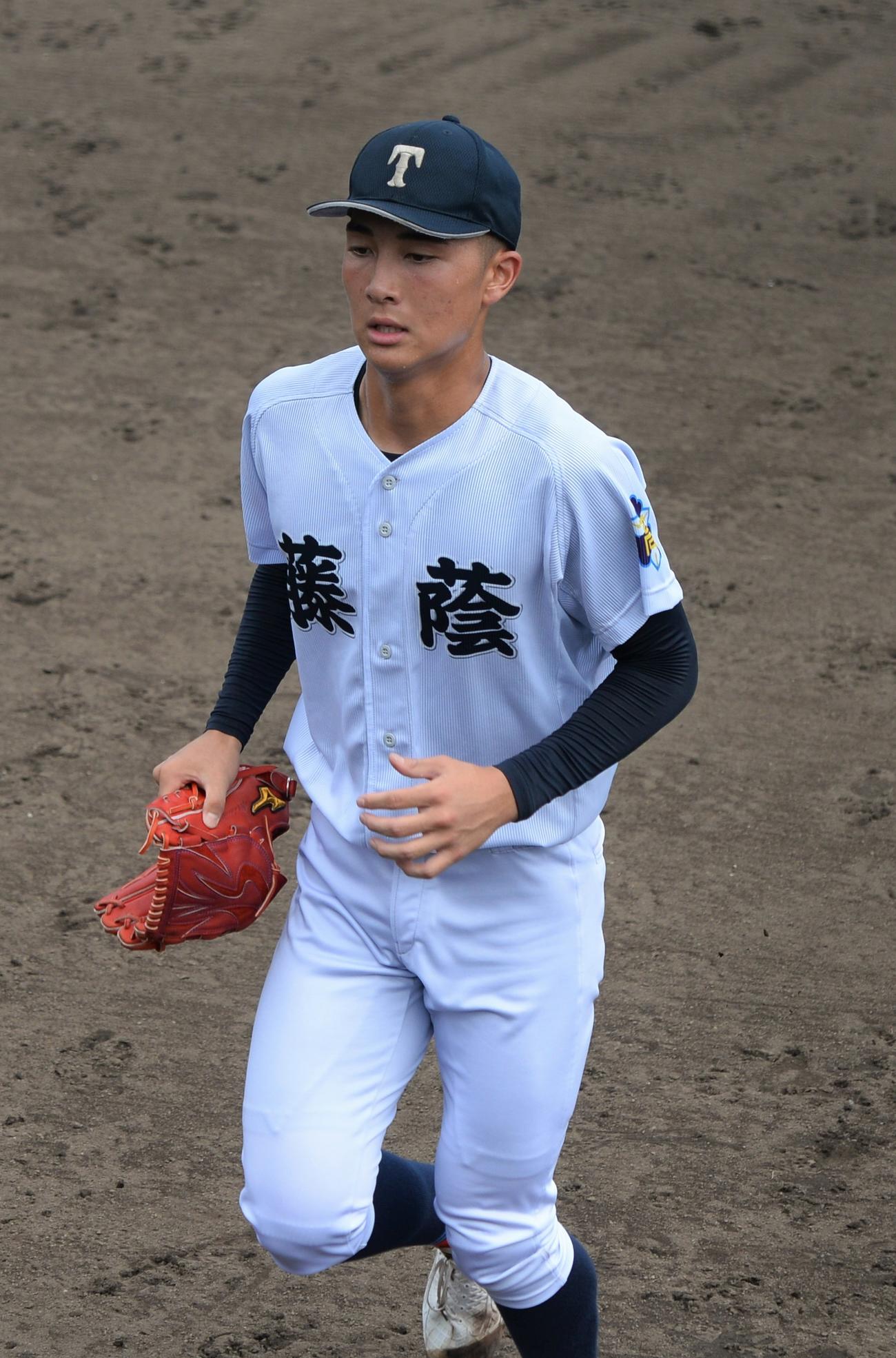 大分大会　藤蔭対鶴崎工　1回0／3で負傷降板した藤蔭・松石（撮影・佐藤究）