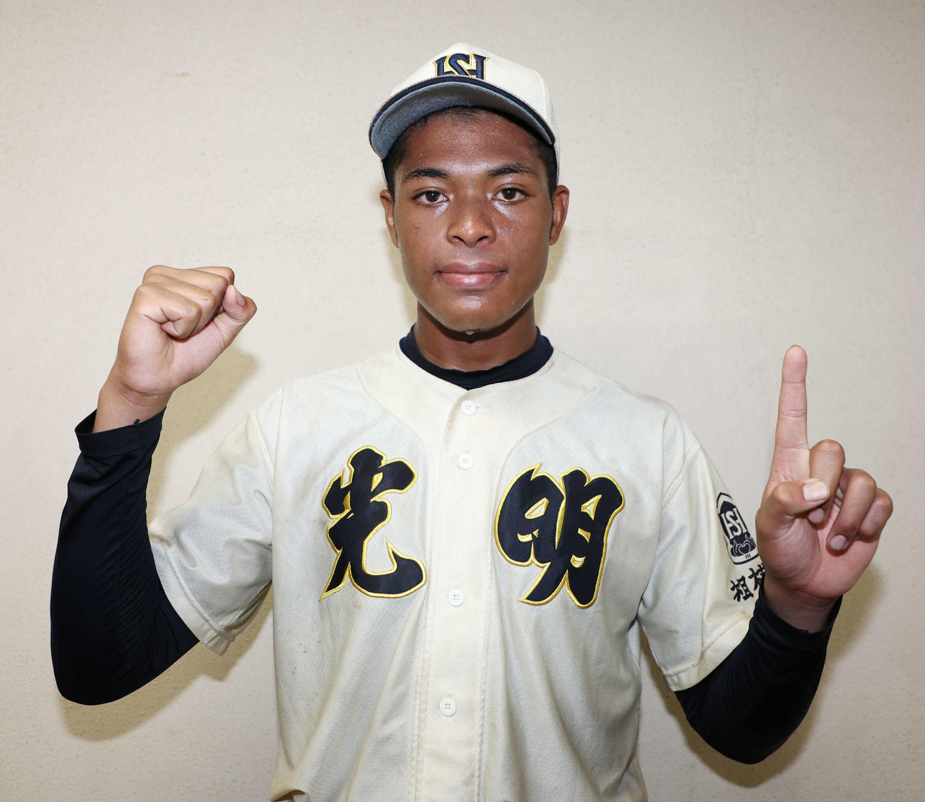 金沢対光明学園相模原　公式戦で初本塁打を放った光明学園相模原・エゼ（撮影・宮地輝）