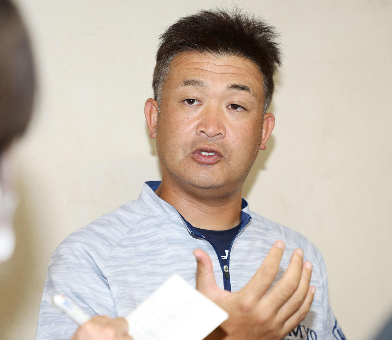金沢対光明学園相模原　試合後、取材に応じる光明学園相模原・芝崎監督（撮影・宮地輝）