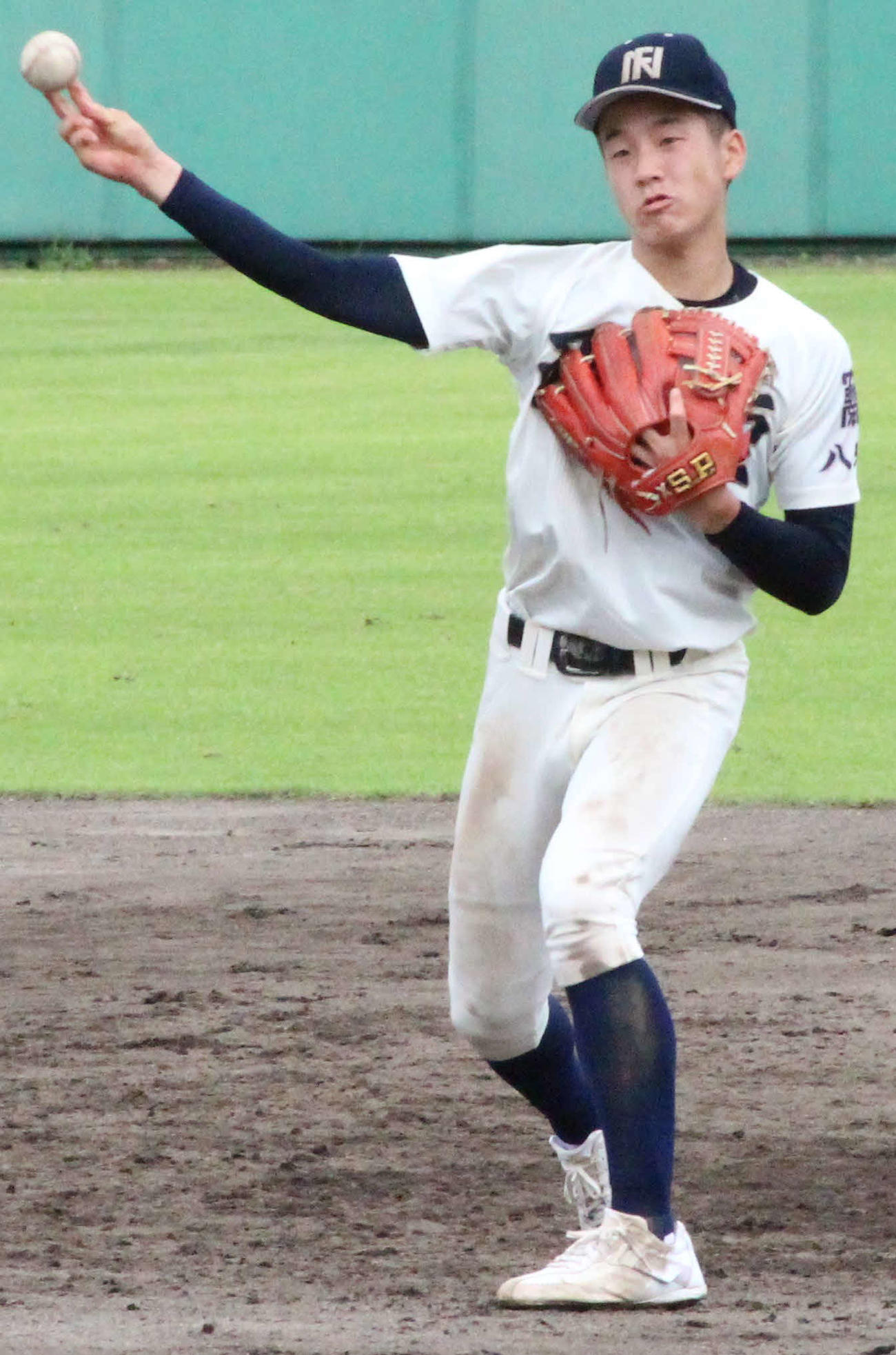 香住丘対西日本短大付　ショートで軽快な動きを見せる西日本短大付・江口（撮影・菊川光一）