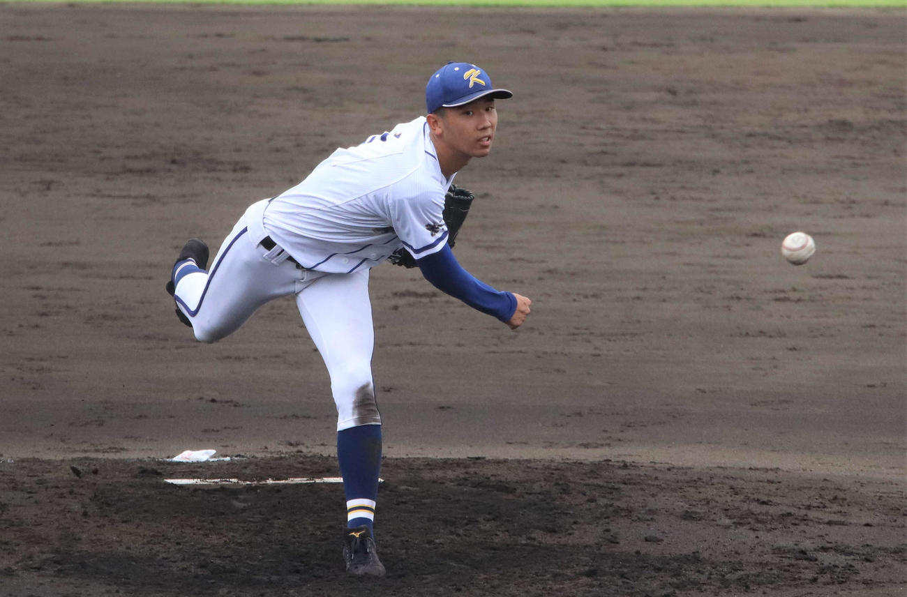 霞ケ浦対土浦三　力投する霞ケ浦・木村（撮影・村山玄）