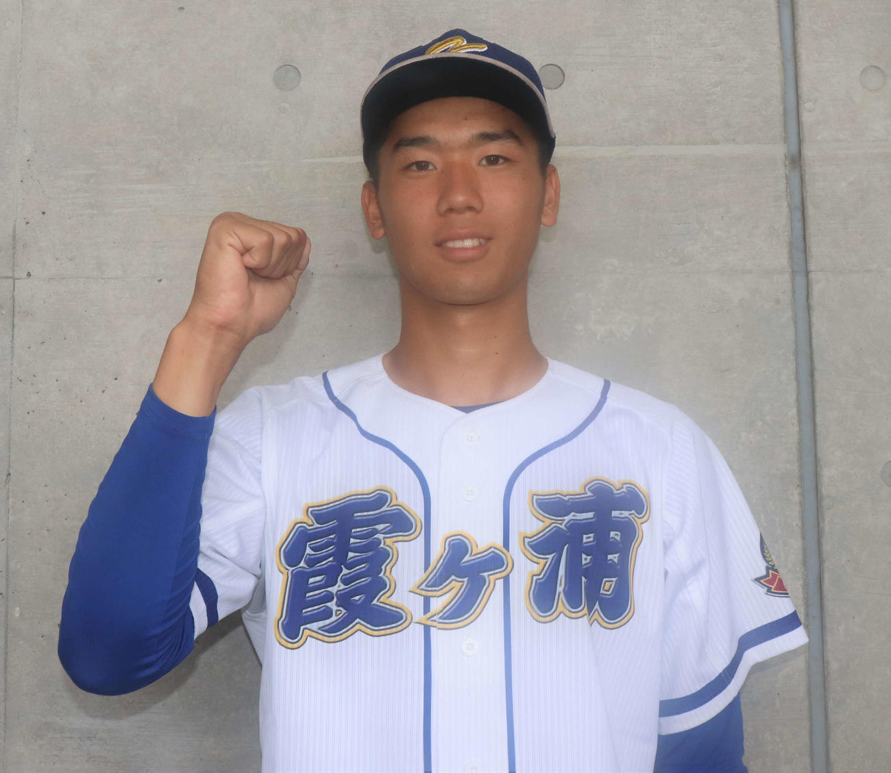 霞ケ浦対土浦三　試合後、ガッツポーズを見せる霞ケ浦・木村（撮影・村山玄）