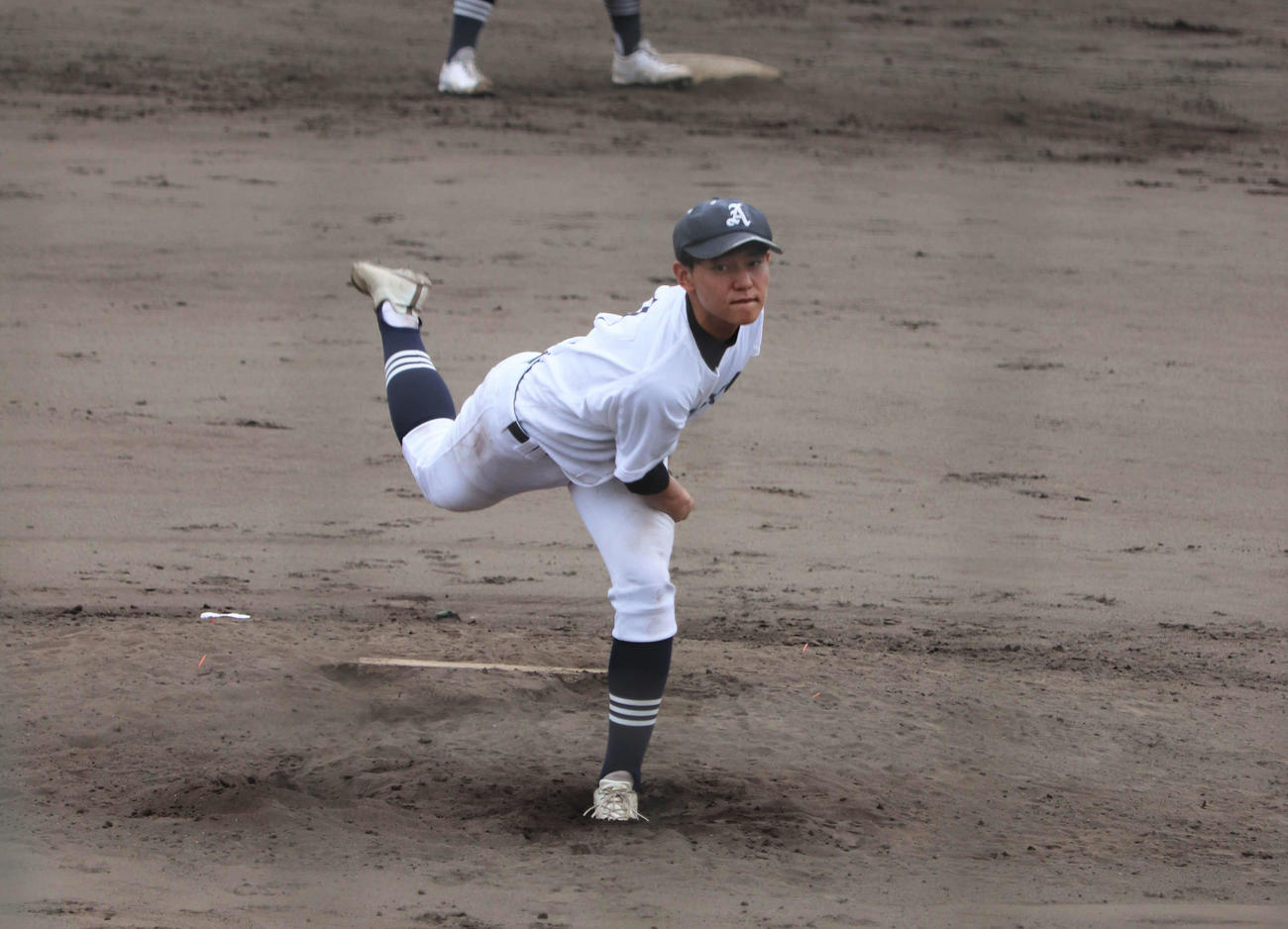 兵庫大会　明石対宝塚西　明石の先発はエース箱崎悠朔投手（3年）（撮影・中島麗）