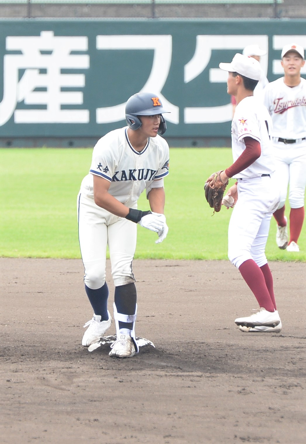 大分大会　大分鶴崎対佐伯鶴城　3回裏佐伯鶴城1死、左翼への二塁打を放った古川（撮影・佐藤究）