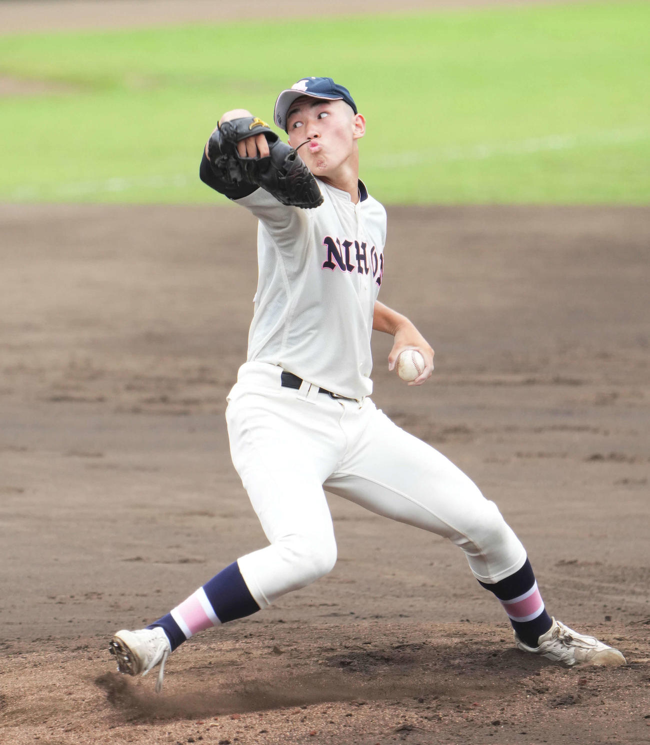 日大鶴ケ丘対八王子学園八王子　日大鶴ケ丘先発の佐々木（撮影・菅敏）