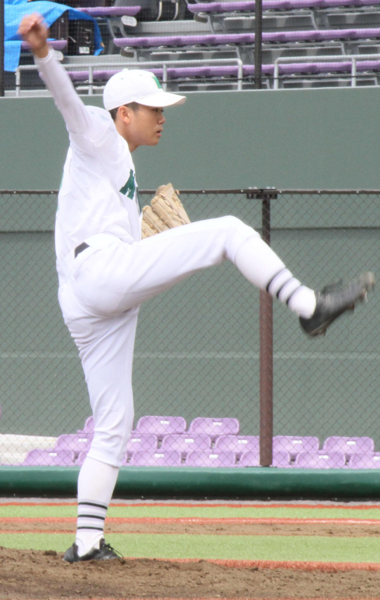 6回から登板、3回を三者凡退に抑えた盛岡三・平林
