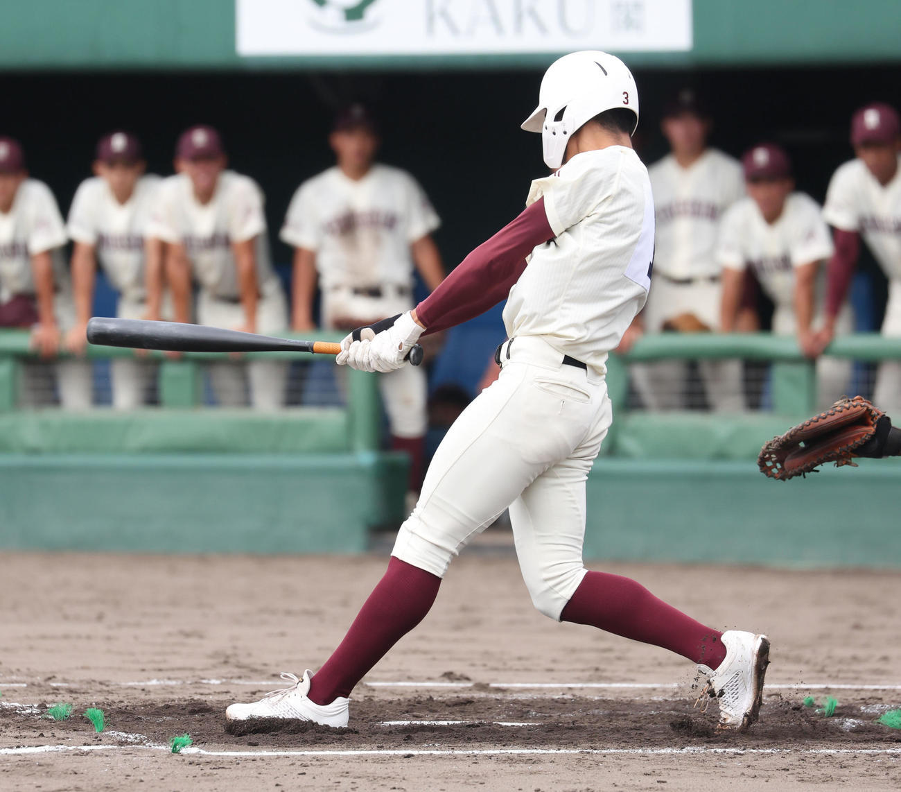 岩見沢東対旭川志峯　2回裏旭川志峯2死三塁、伊知地は適時二塁打を放つ（撮影・佐藤翔太）