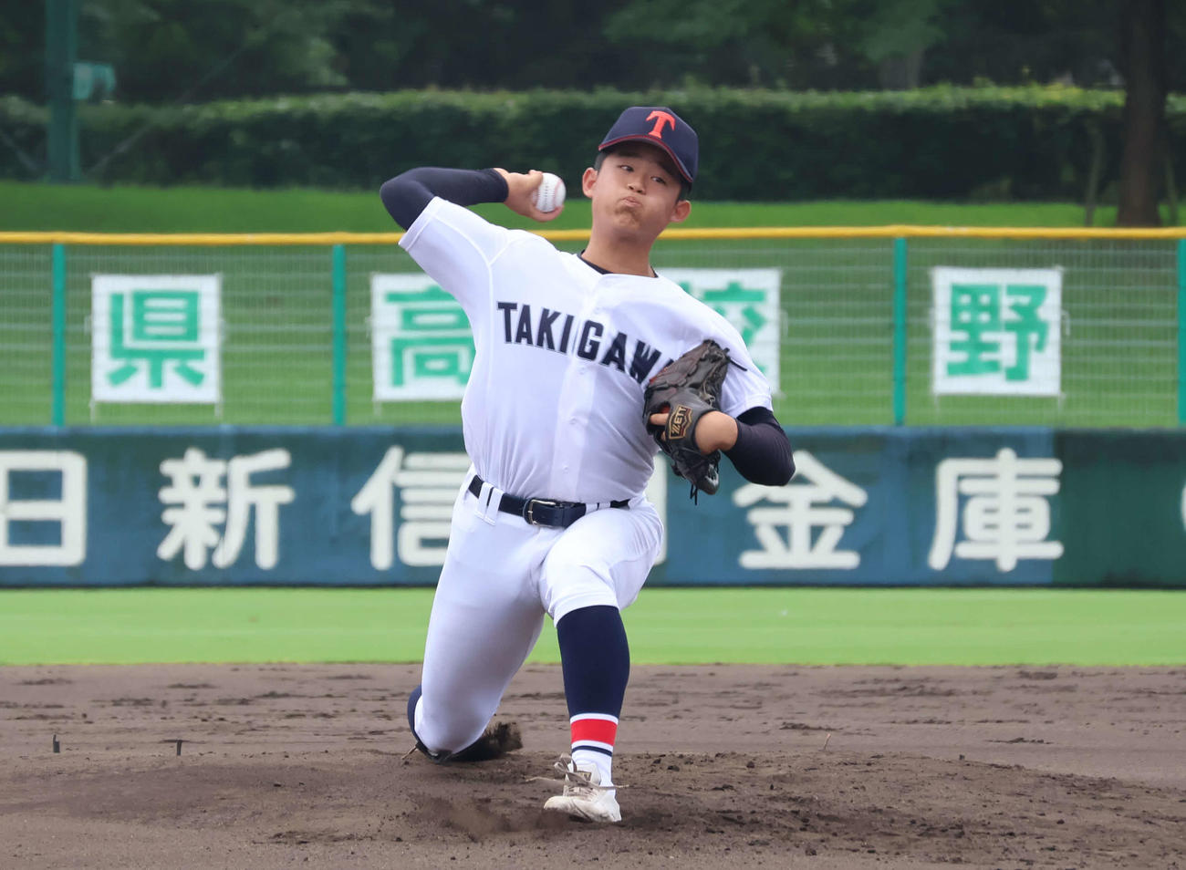 この日先発の滝川二・津嘉山（撮影・原田竣矢）