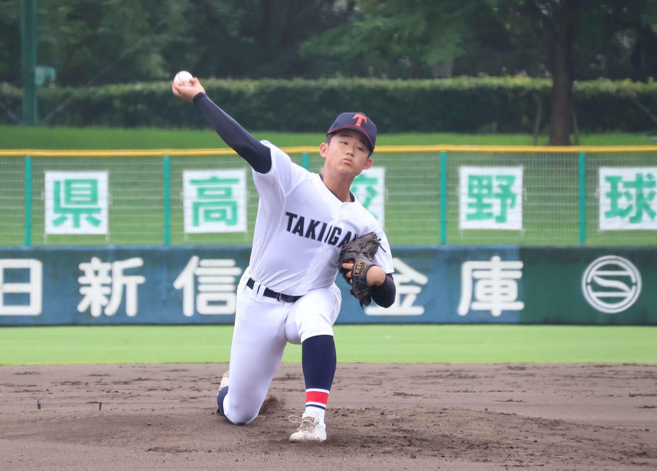この日先発の滝川二・津嘉山（撮影・原田竣矢）