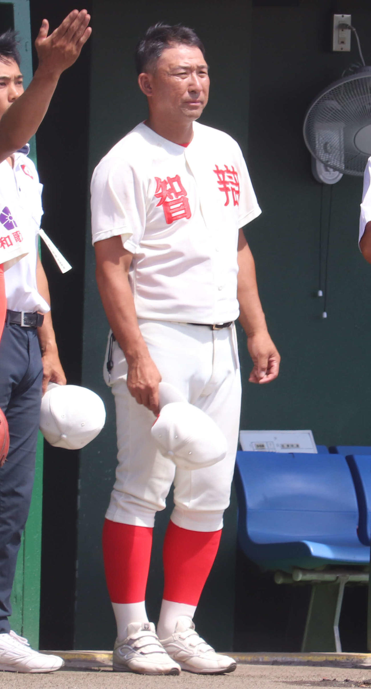 高野山対智弁和歌山　試合後、口を固く結ぶ智弁和歌山・中谷監督（撮影・松野奈音）