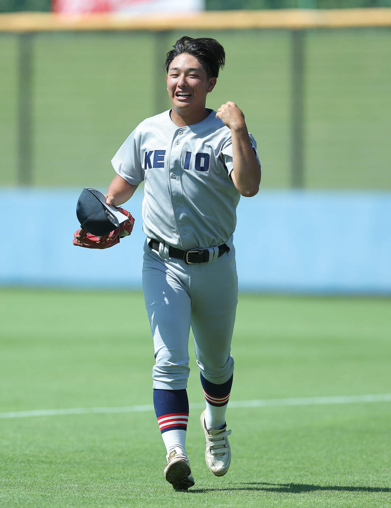 慶応対相模原　試合前、笑顔を見せる慶応・清原（撮影・河田真司）