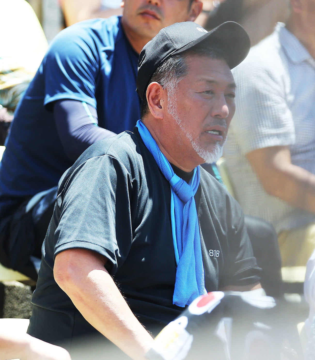 慶応対相模原　試合を観戦する清原氏（撮影・河田真司）