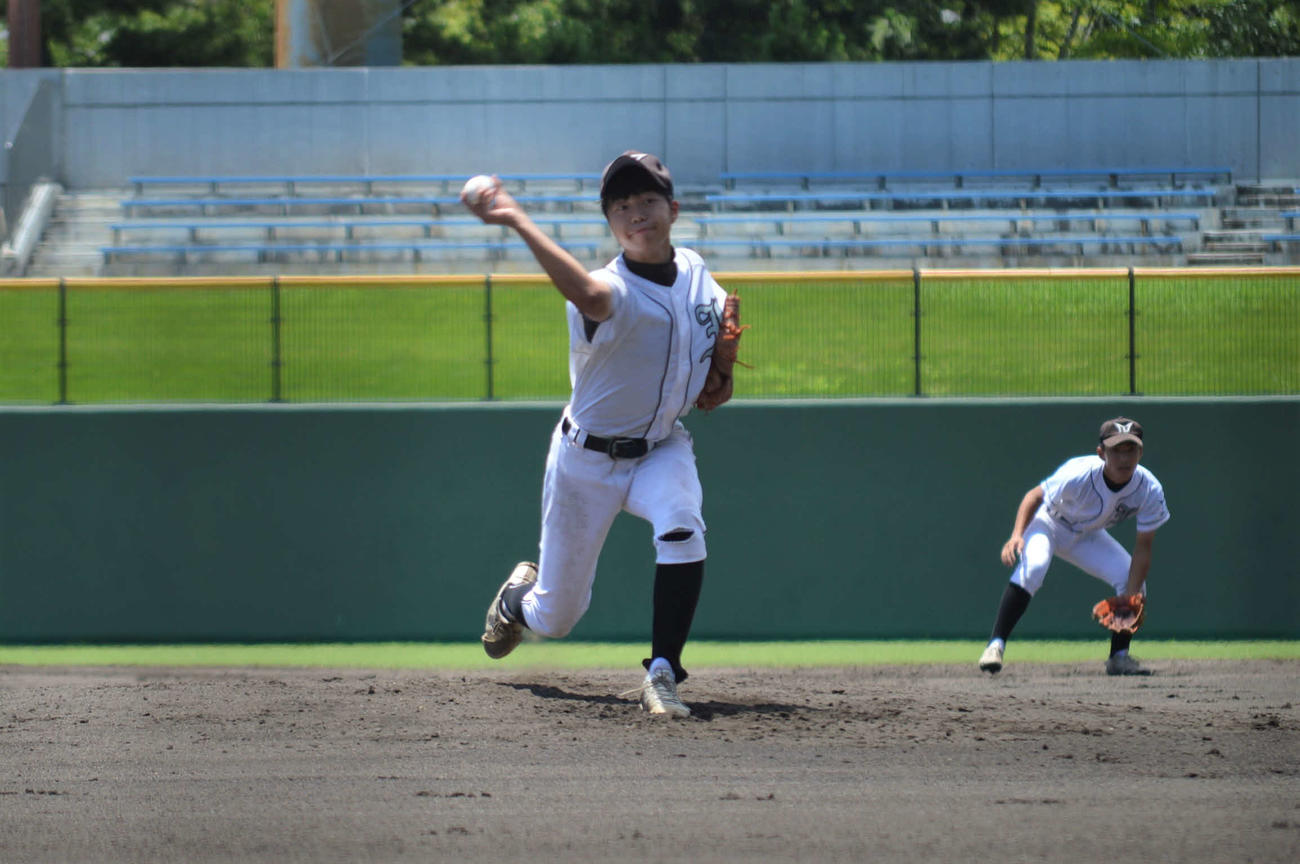 滋賀大会　綾羽対石部　難病を抱えながら先発を務めた石部・中井（撮影・藤本真育）