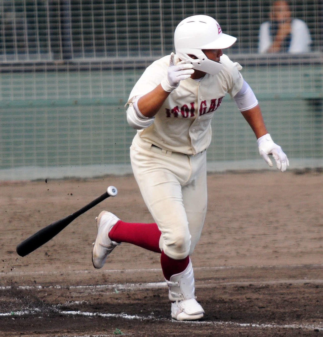 開志学園対糸魚川　7回裏2死満塁、代打で同点となる2点中前打を放った糸魚川・中沢
